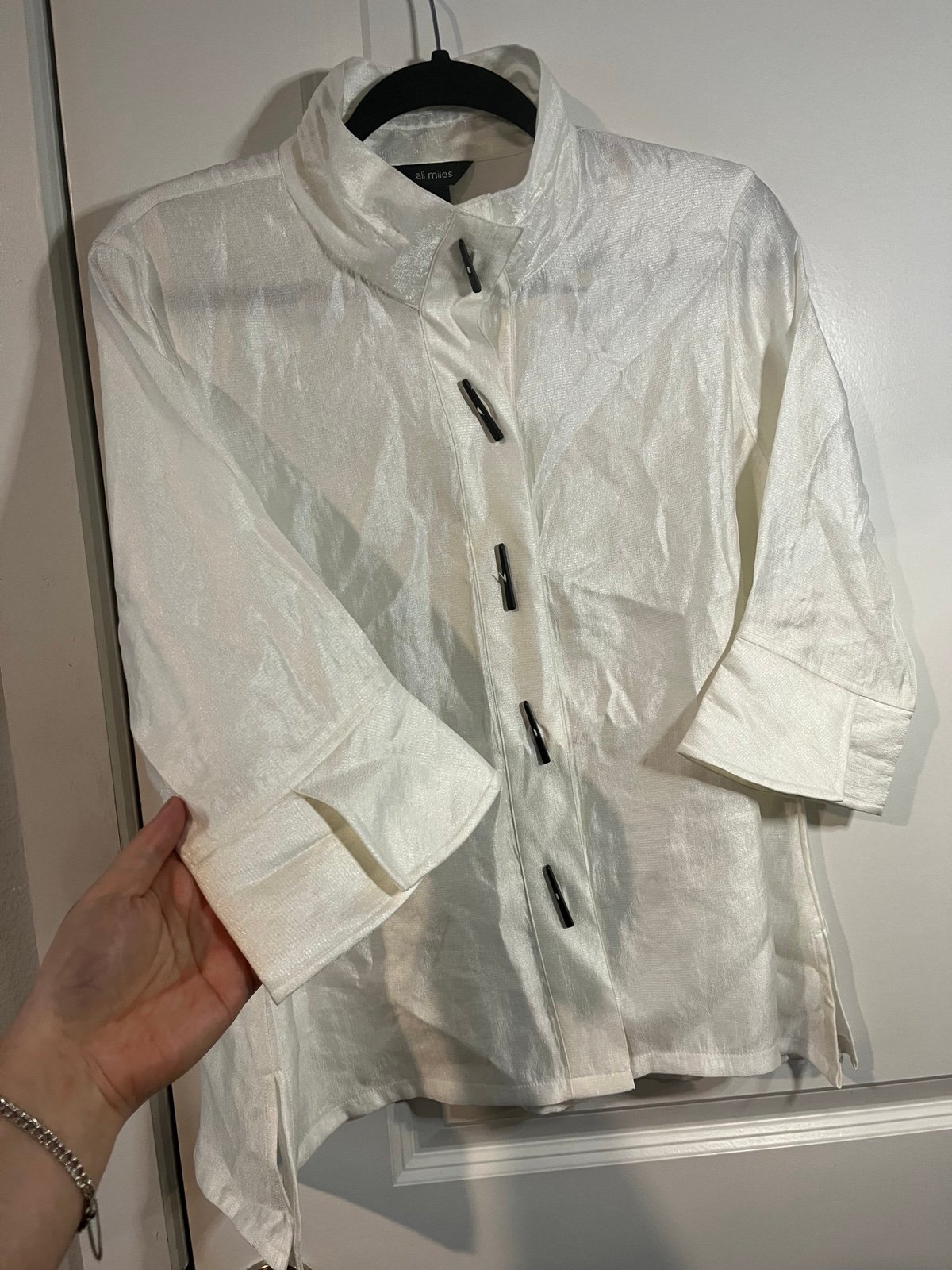 Ali Miles White Collared Fancy Button Down Sheen Blouse Size Petite Medium