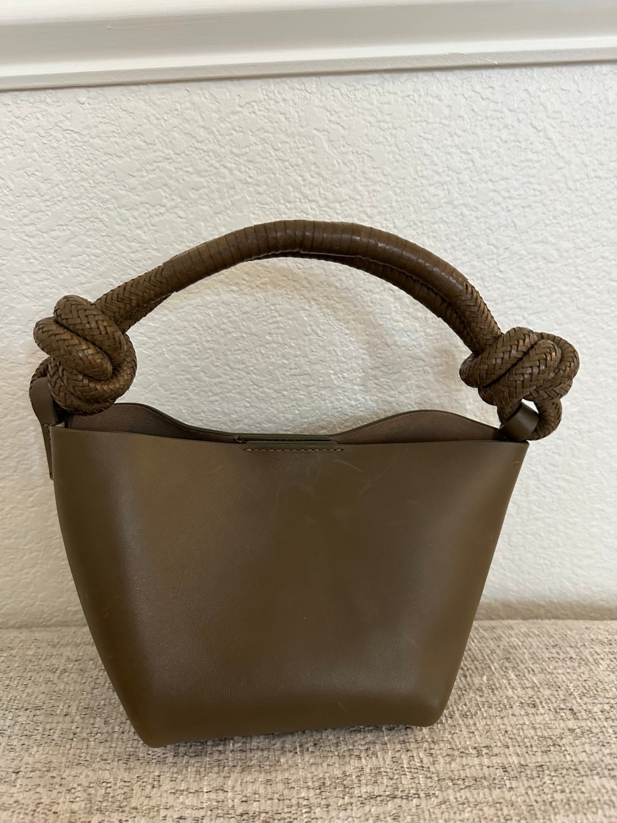 MASSIMO DUTTI olive green leather bag
