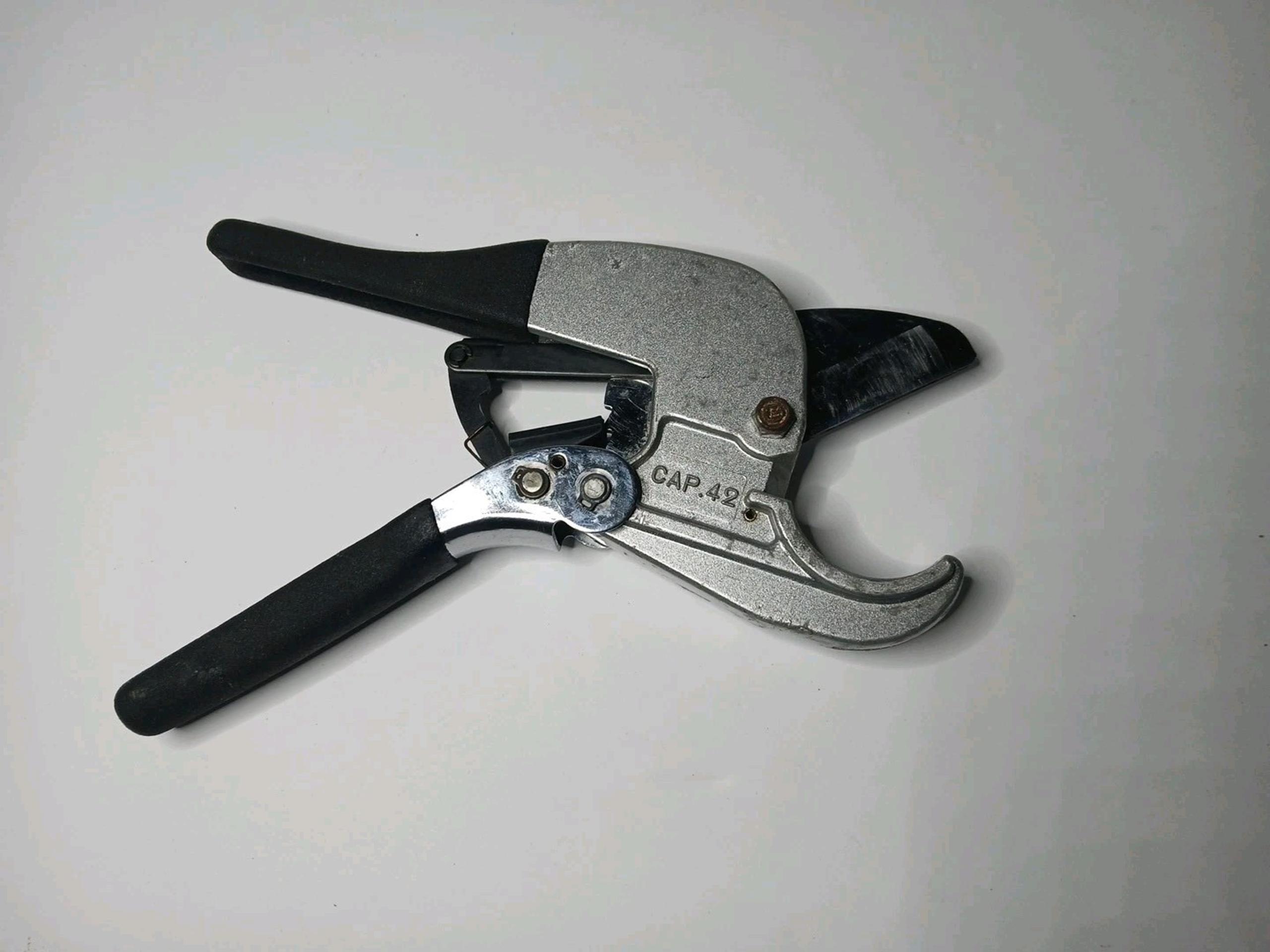 Vulcan PVC Rubber Pipe / Hose Tube Cutter PE42 / CAP.42