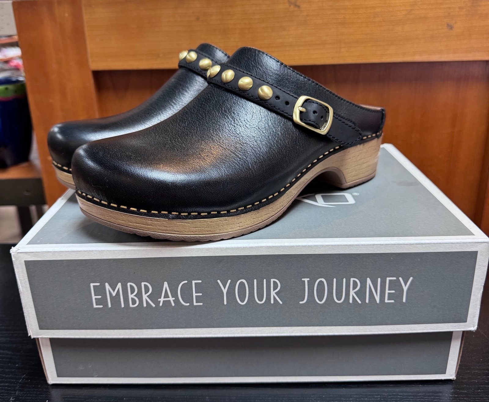 Dansko Britton Tumbled clog -new