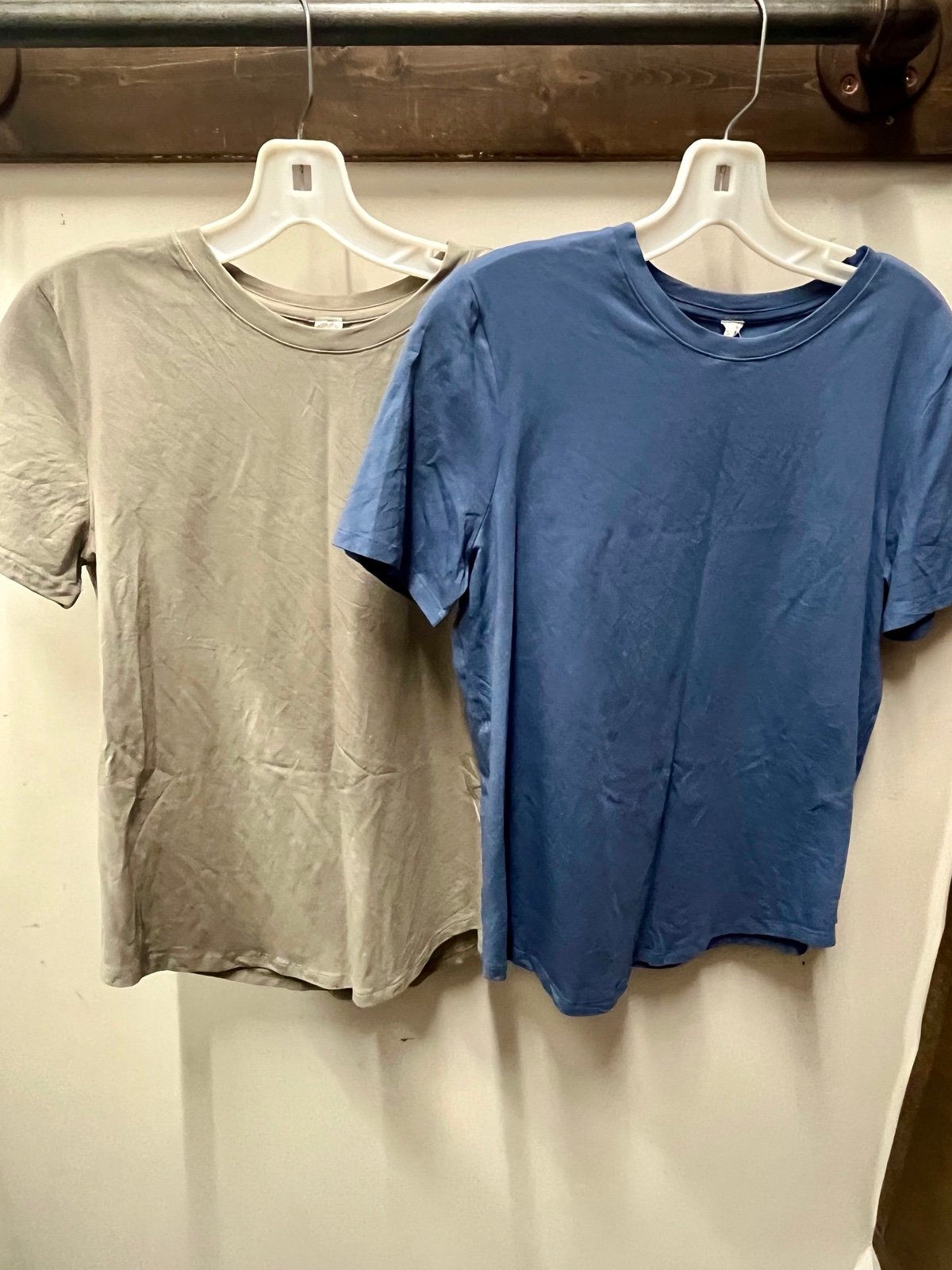 lululemon tee shirt