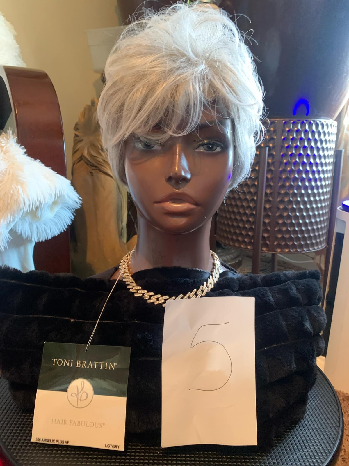 Wig toni brattin