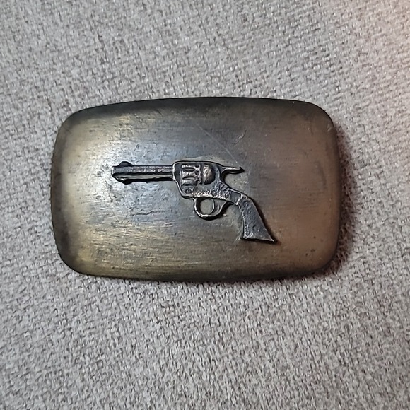 Vintage gun pistol western belt buckle