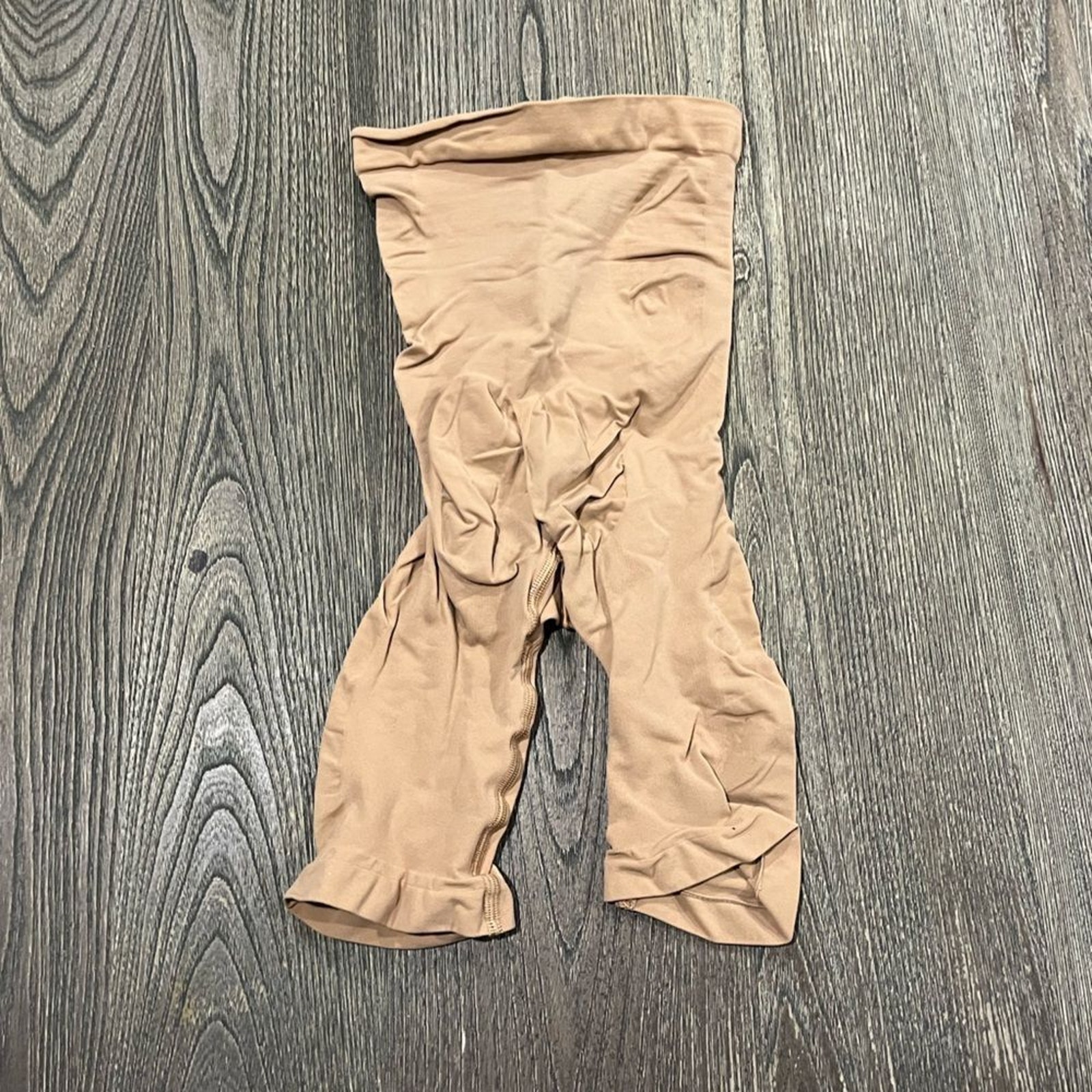 NWOT Skims Seamless Sculpt High-Waisted Above The Knee Short Seamless Tan Small