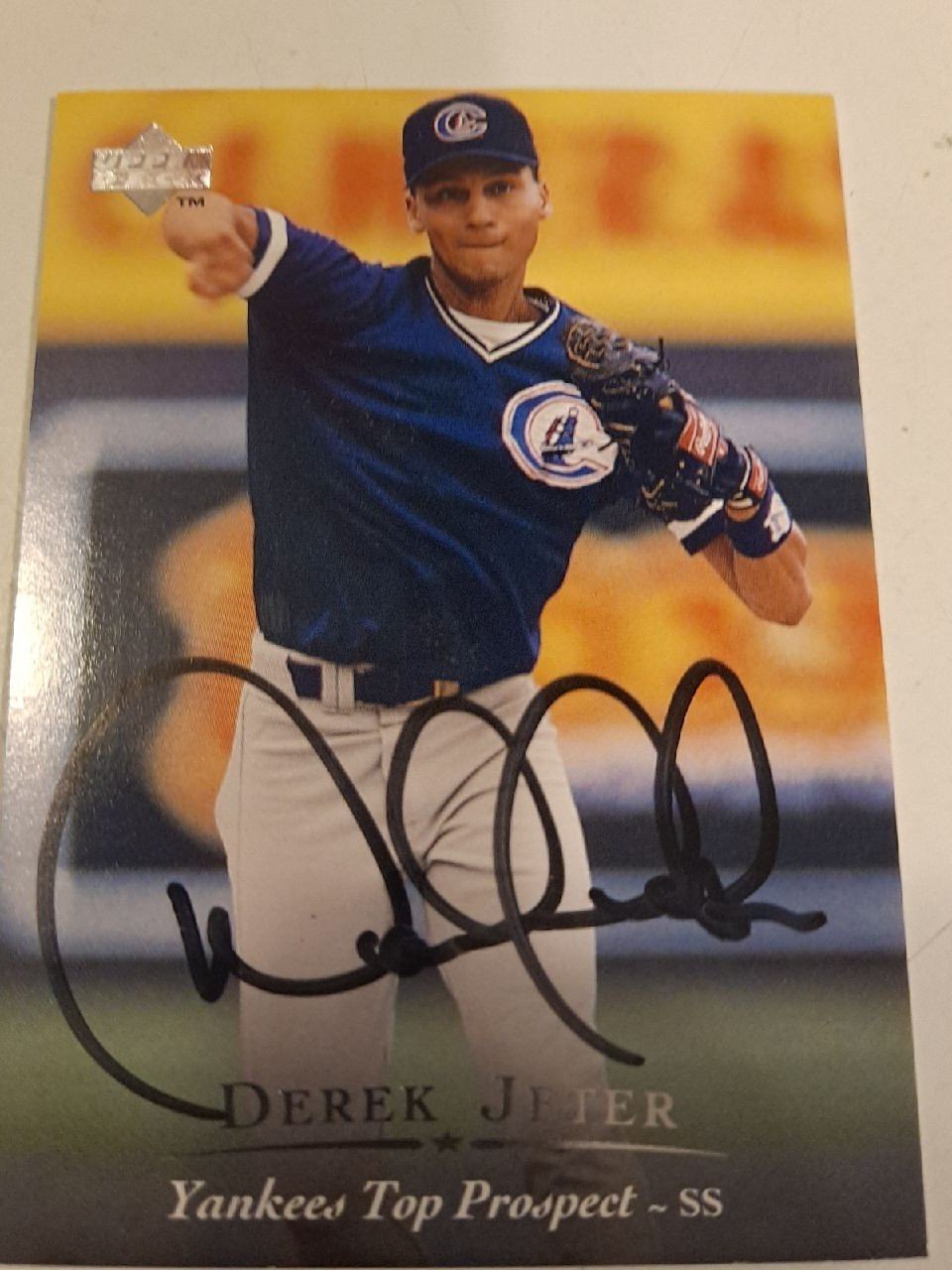 Derek Jeter signed card
