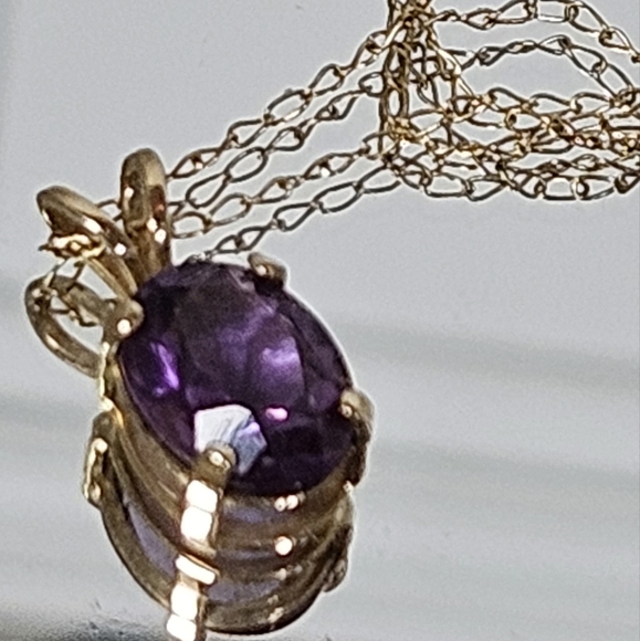 14k Gold Necklace and Pendant W/ 1 Carat Amethyst