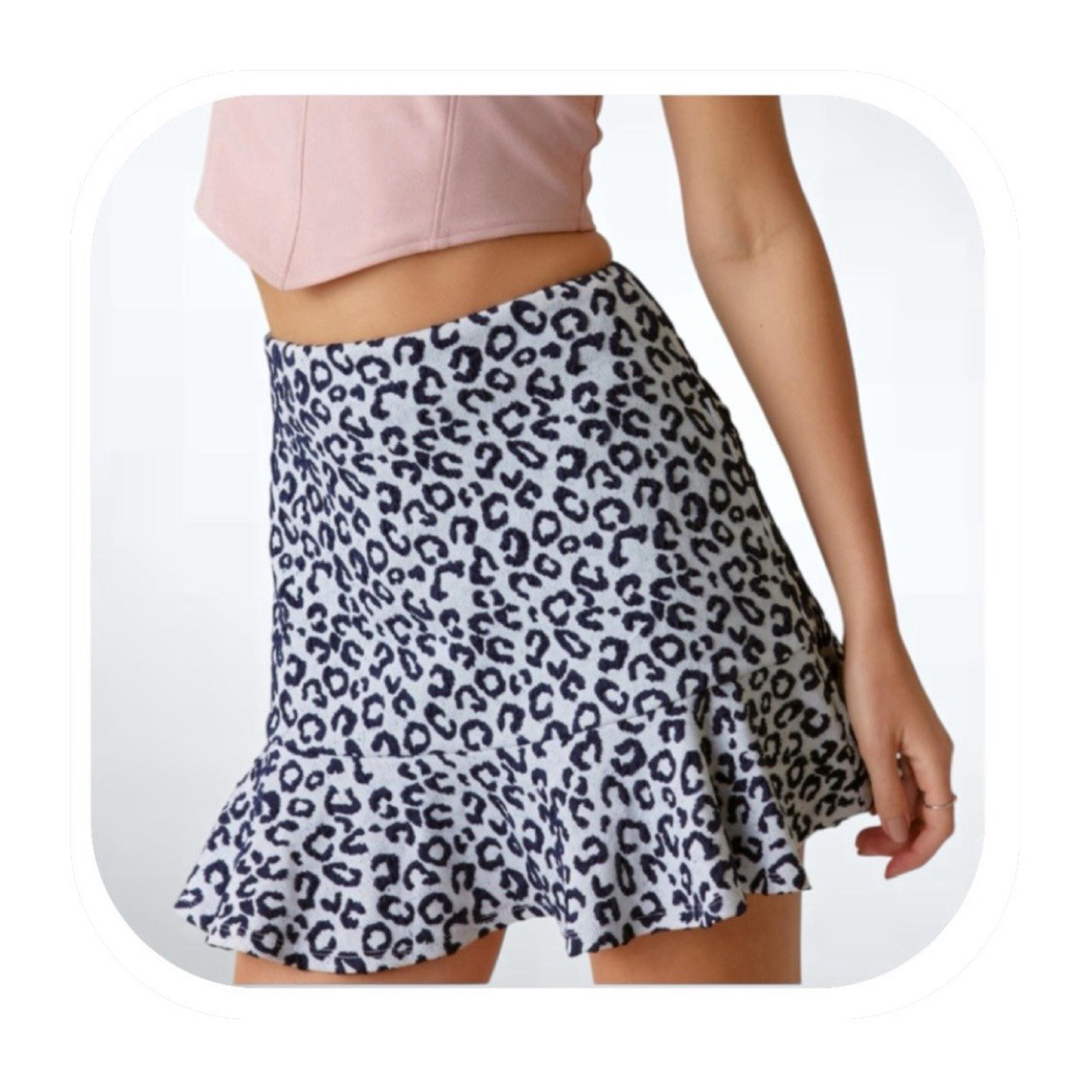 NWT Francesca’s Blue Rain M grey leopard flounce skirt 
$44 retail