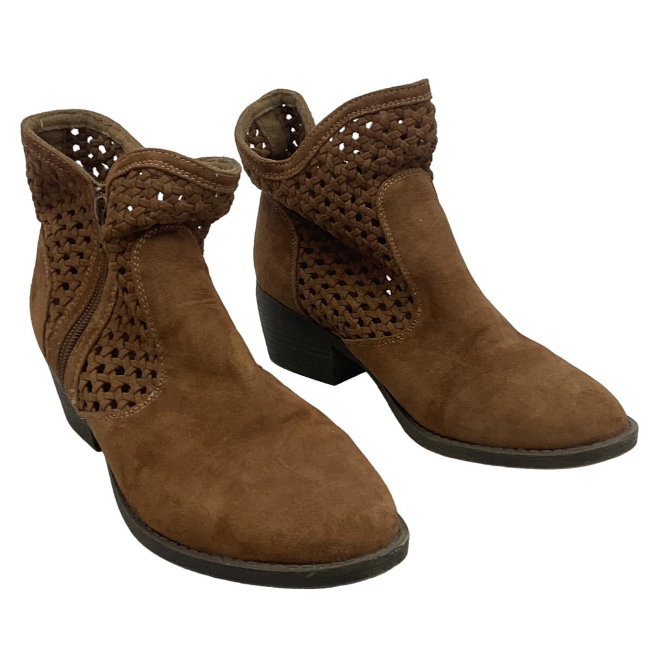 Women's Mudd Chelsea Boots Tan Leather US 9 Preowned Booties