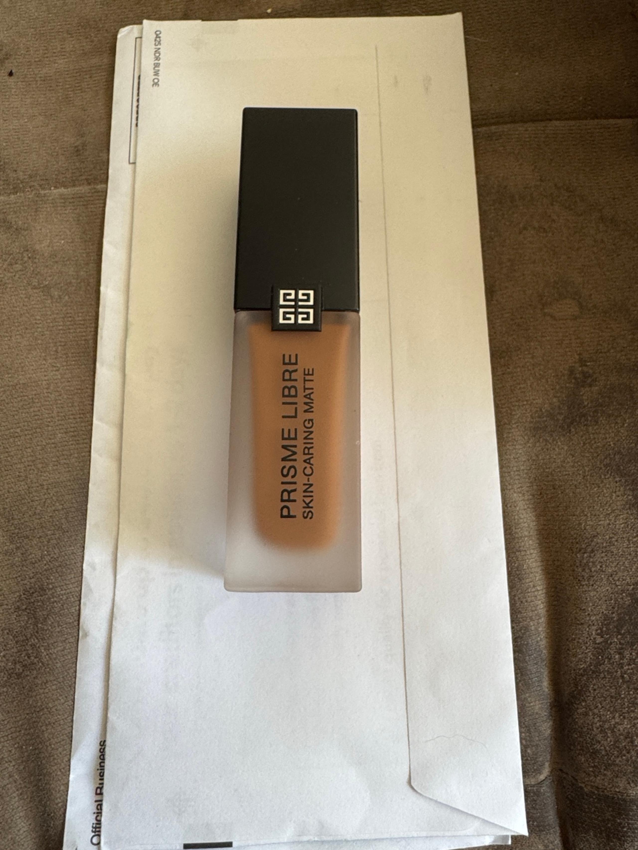 Givenchy skin loving Foundation