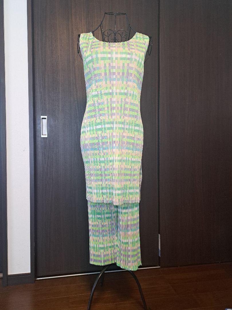PLEATS PLEASE! Sleeveless Set-up, Size 3 (Equivalent to M)