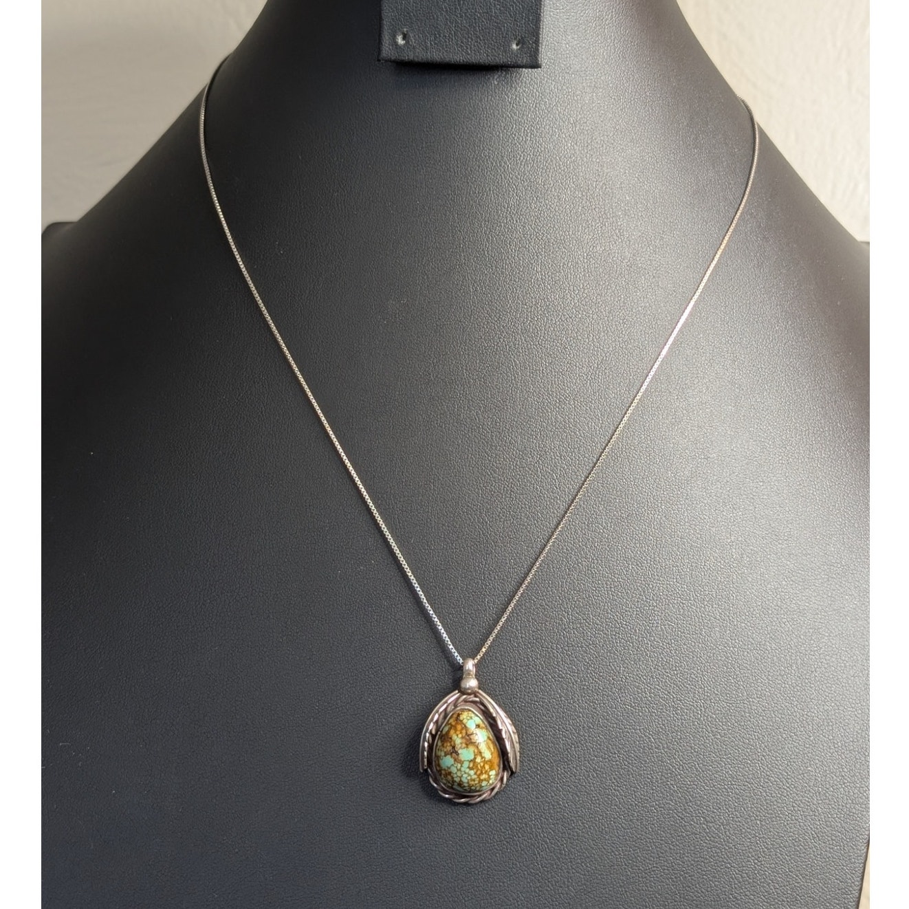 VTG 925 Sterling Navajo Brown Web Pear Shape Turquoise Leaf Pendant Necklace
