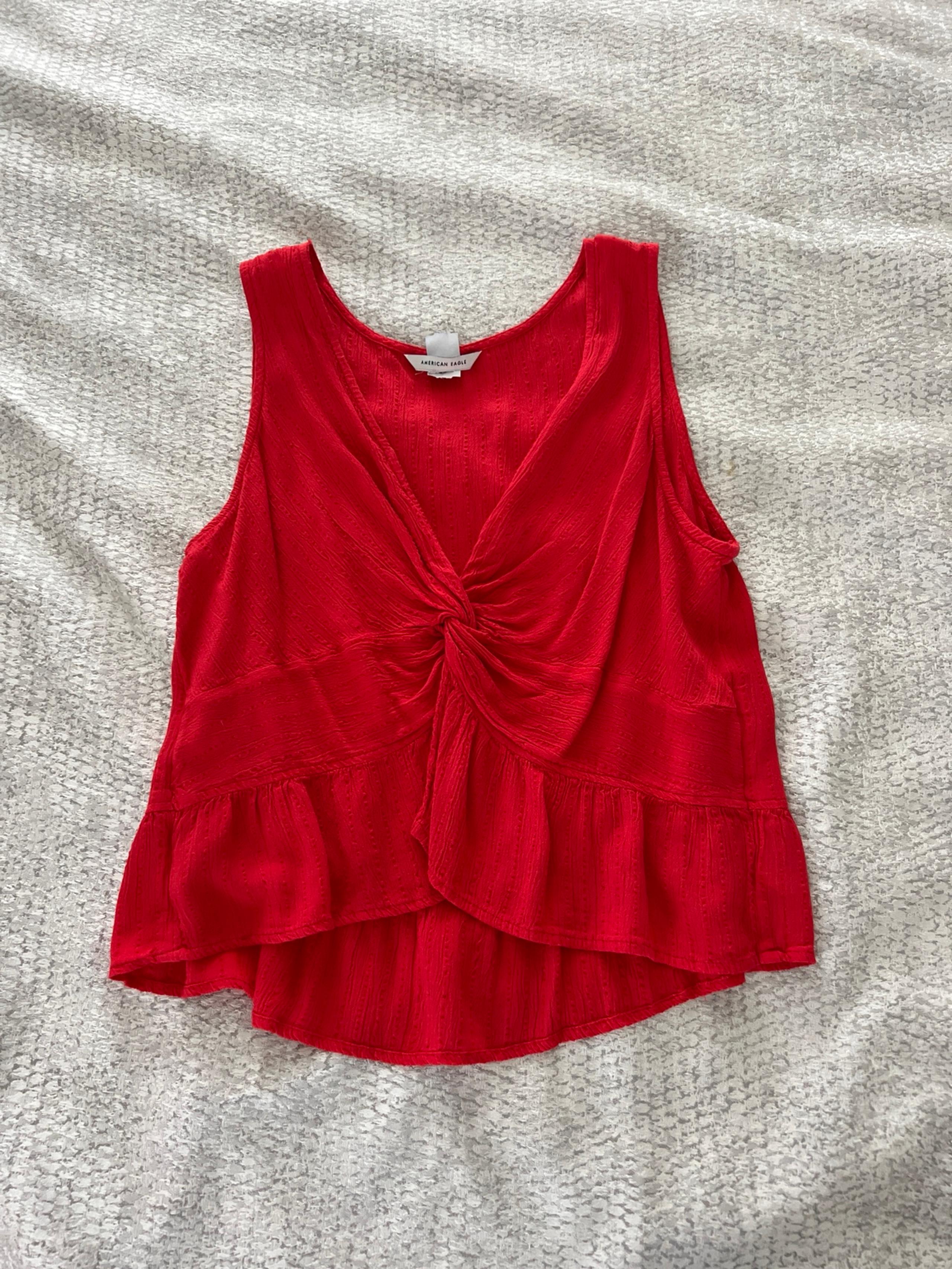 American Eagle Red crop tank size S