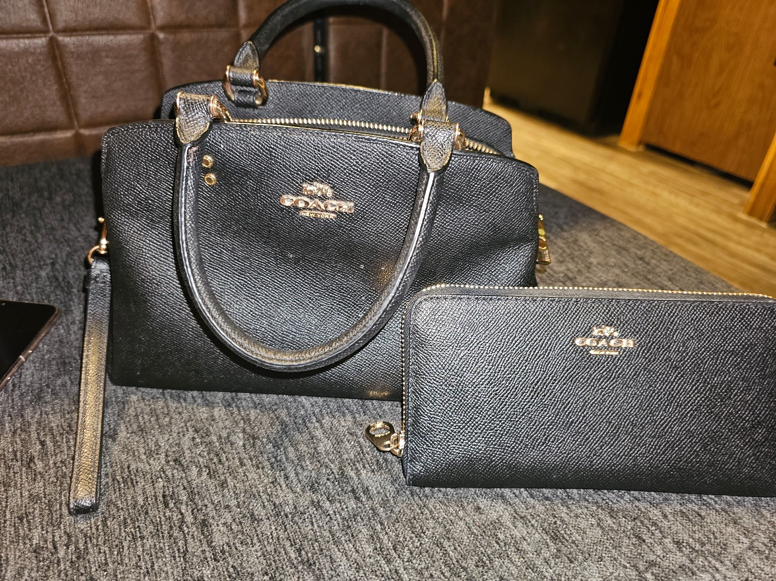 Authentic coach purse and wallet