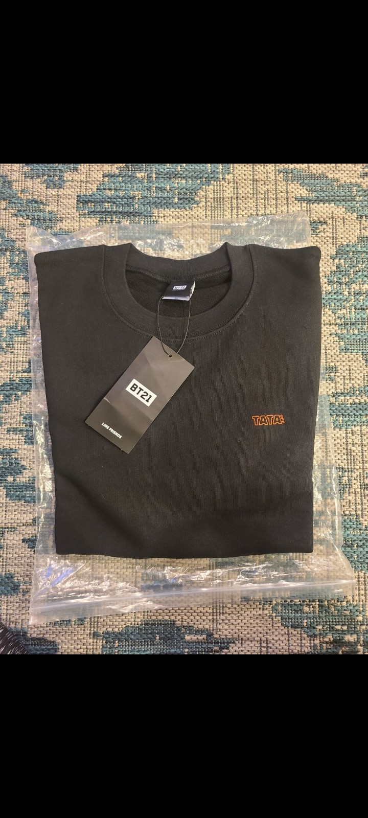 BT21 Universtar Tata family Crewneck Sweatshirt