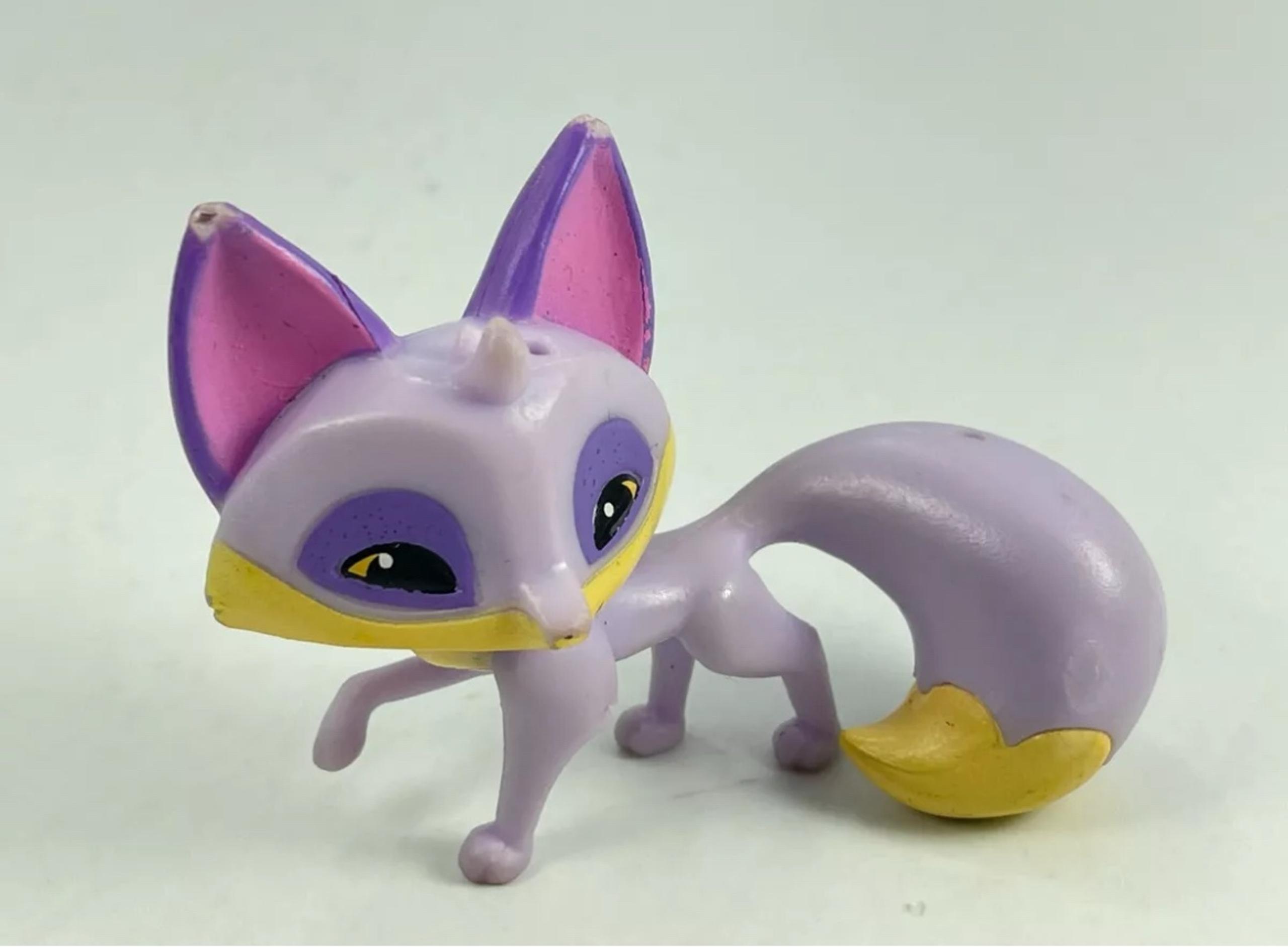 Animal Jam Crystal Arctic Fox figurine from the Purple Palace Den 2016