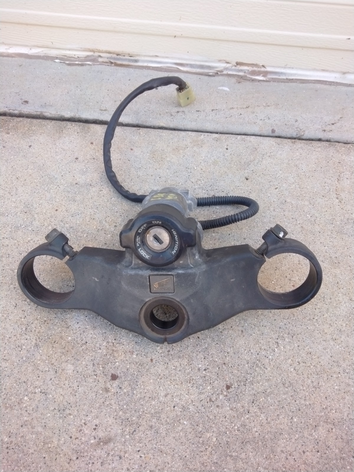 Honda CBR 929 Upper Triple Tree Clamp with Ignition Switch, no key