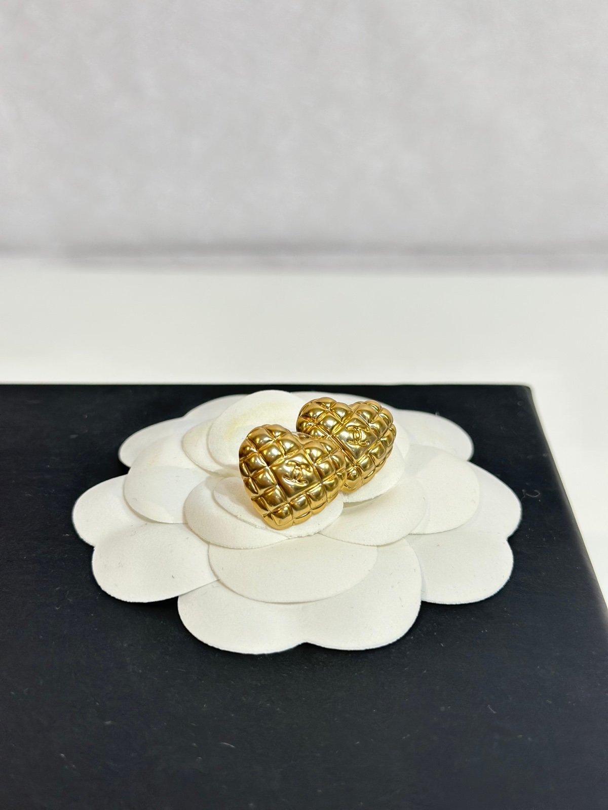 Chanel Gold CC Logo Heart Earring