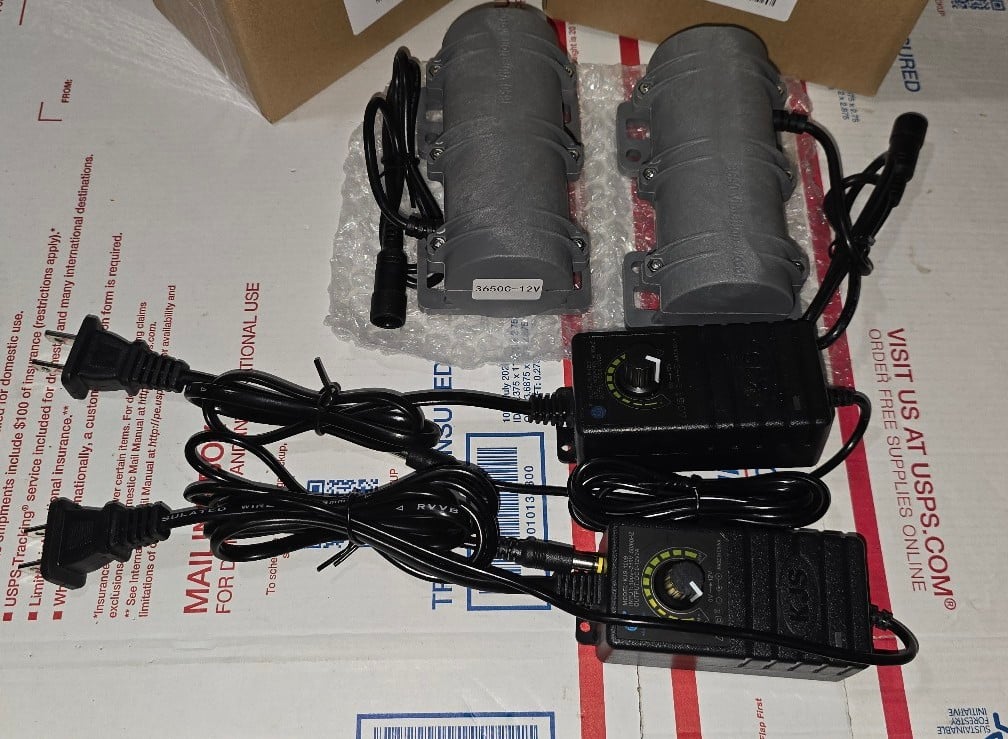 Lot of 2 3650C 12V Vibration Motors with power supplies New Open Box