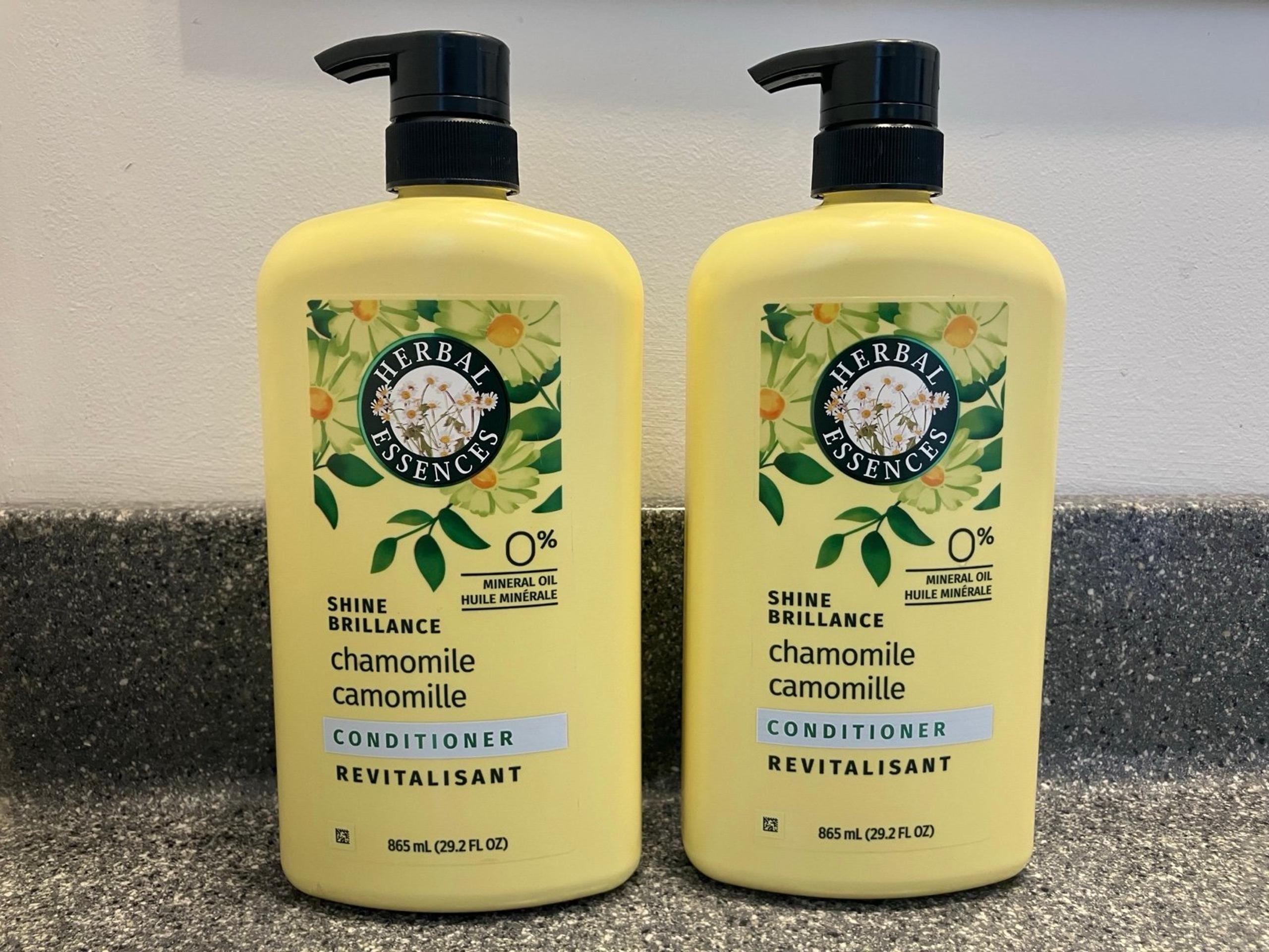 2 Herbal Essences 29.2 Oz Shine Chamomile with Aloe Conditioner With Pump