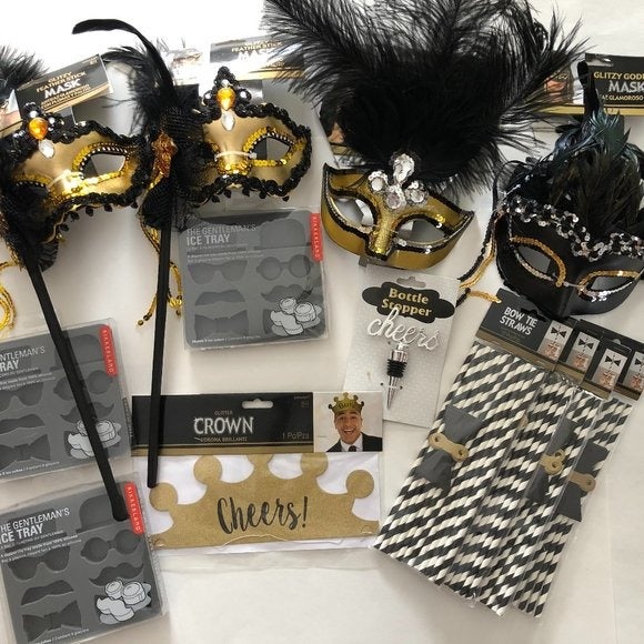 NEW ** PARTY SUPPLIES