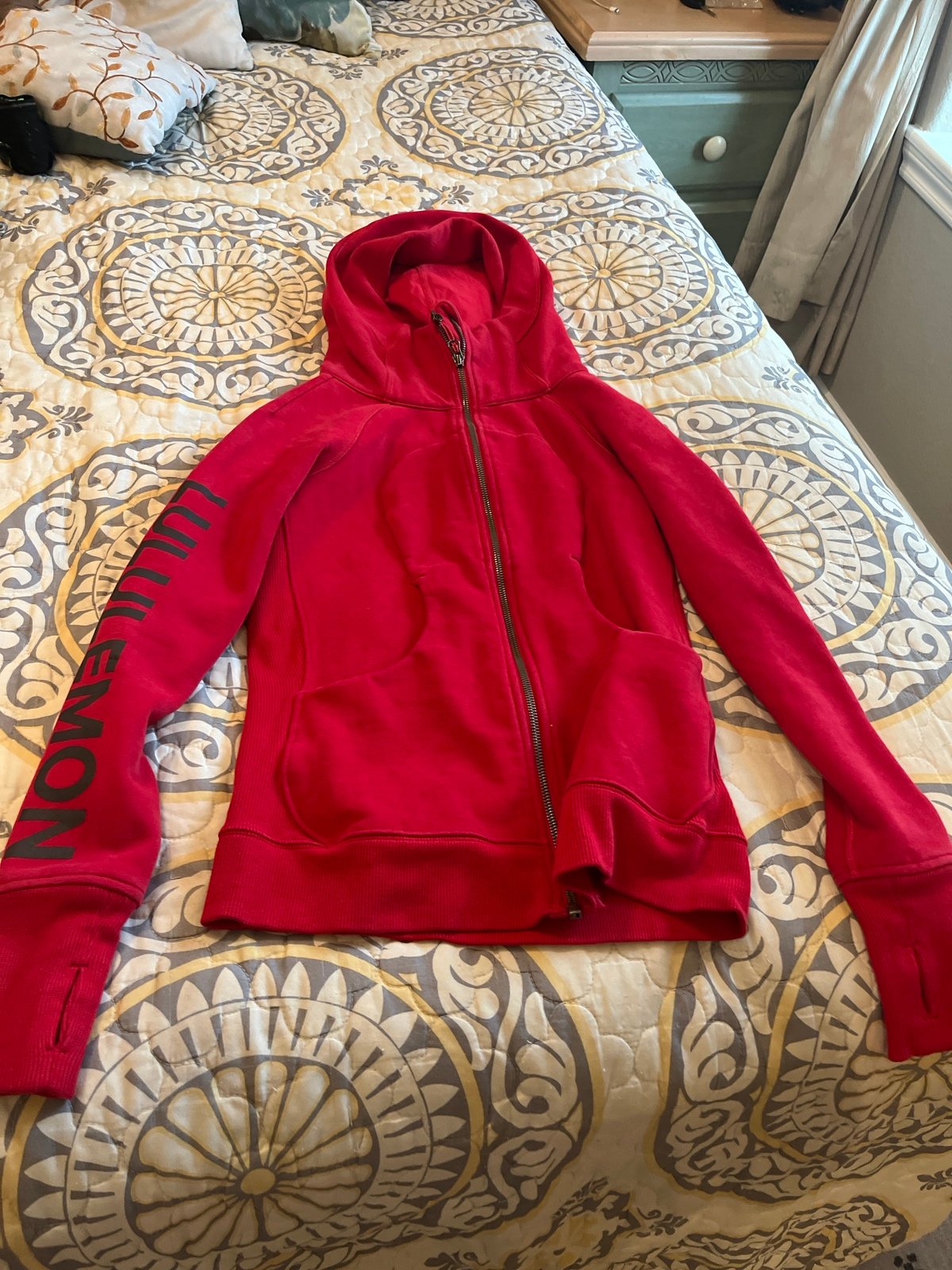 lululemon hoodie size 4
