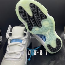 Size 8- Air Jordan 11