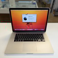 Macbook Pro 15inch i7/8/256ssd with Final Cut Pro & Logic Pro X