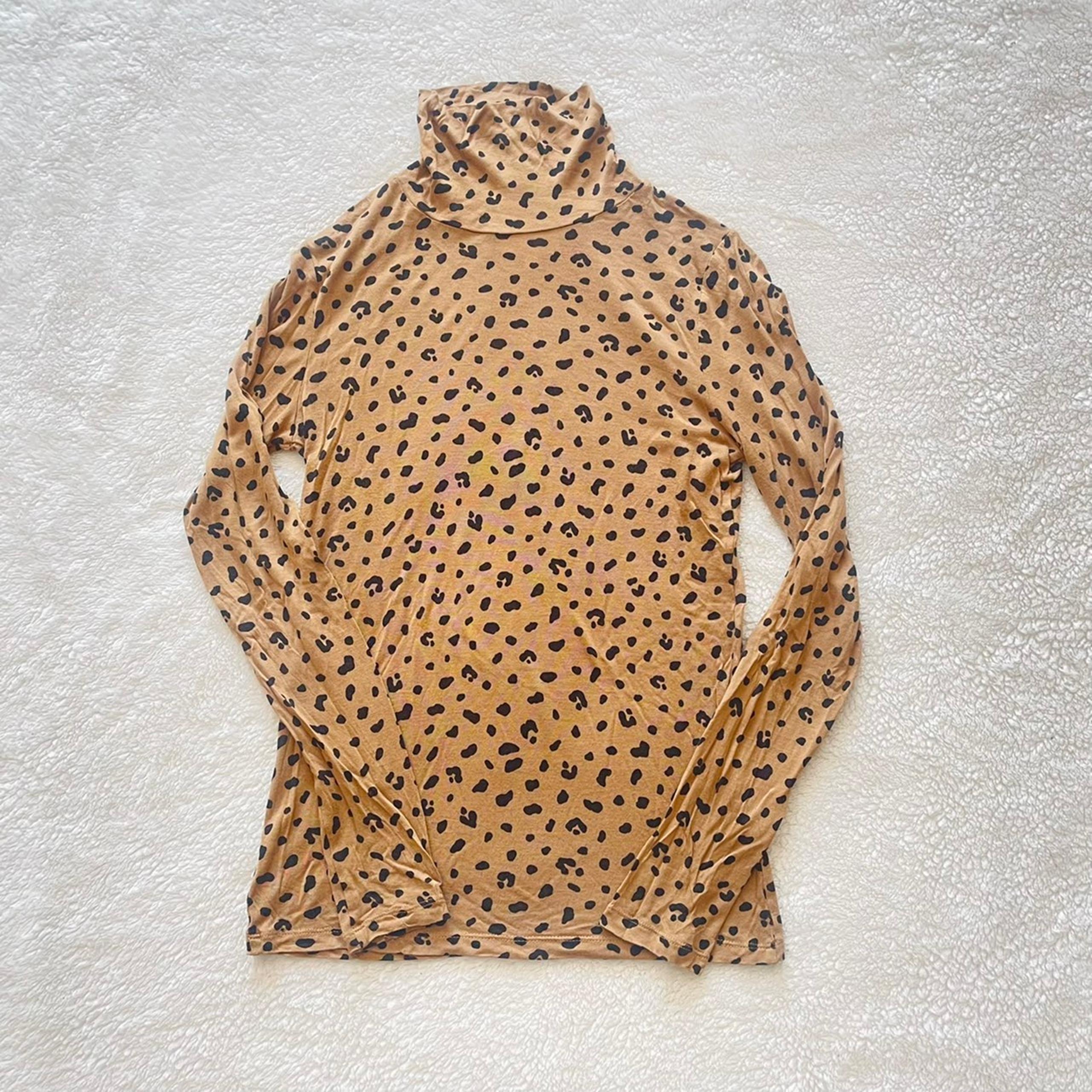 Lou & Grey Leopard Print Turtleneck Long Sleeve Tee