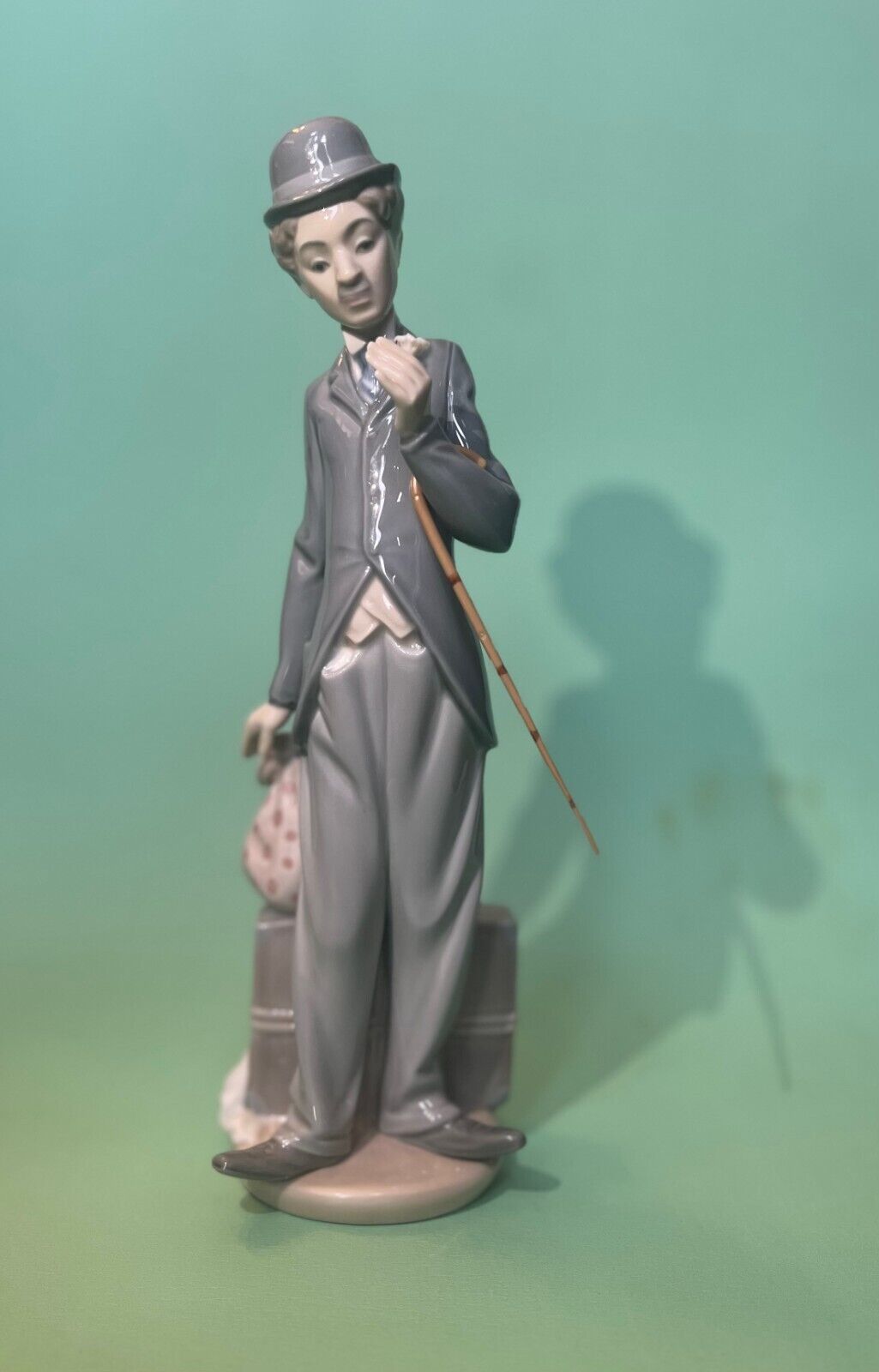 Lladro Charlie Chaplin Porcelain Figurine #5233 Charlie The Tramp w Cane, No Box