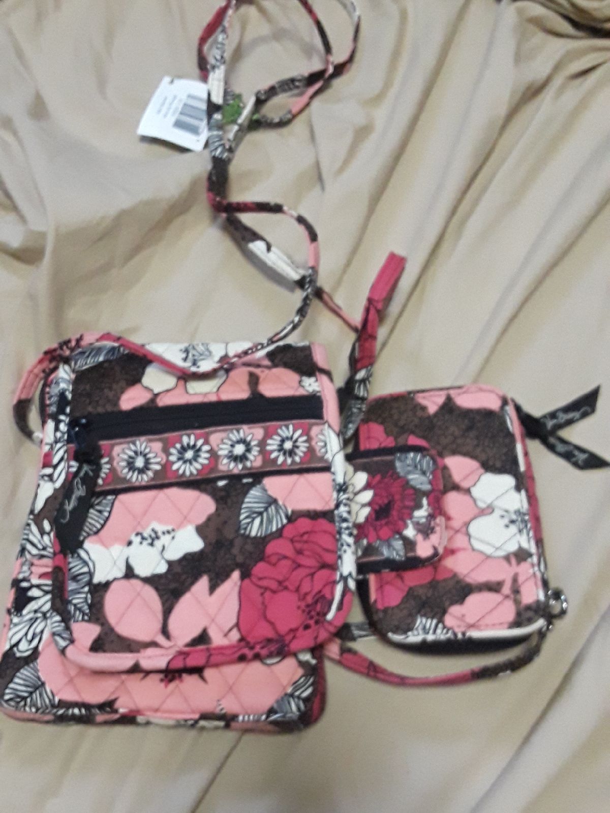 Vera Bradley messenger an wallet/phone