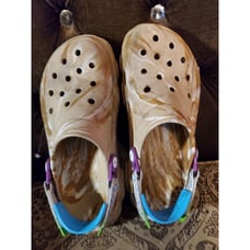 cinnamon toast crunch crocs size 10 mens