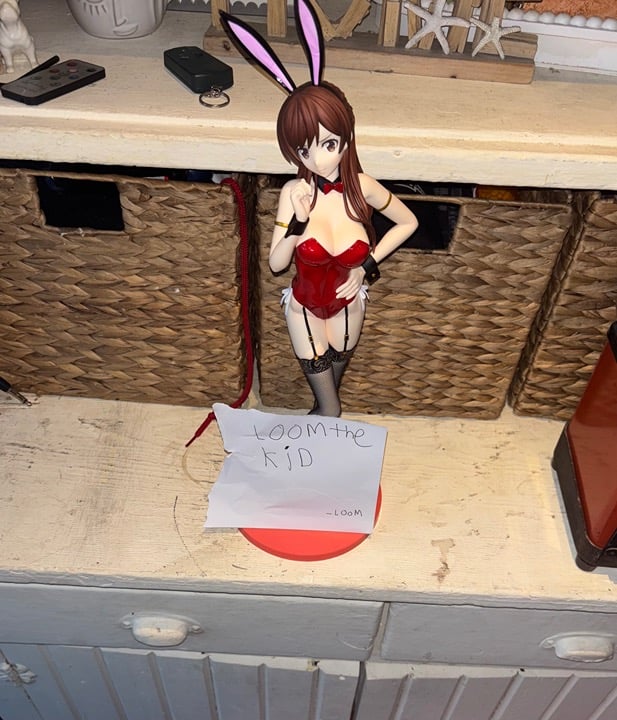 chizuru mizuhara bunny figure