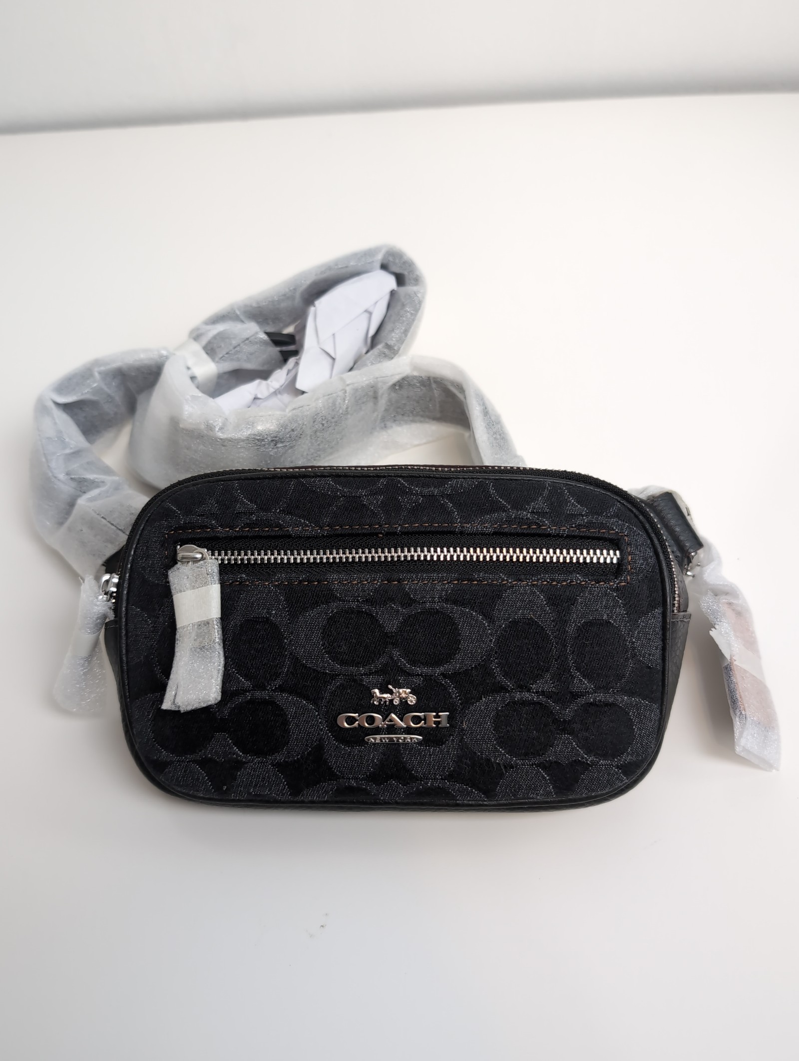 Coach CQ186 Mini Belt Bag In Signature Denim Silver/Black