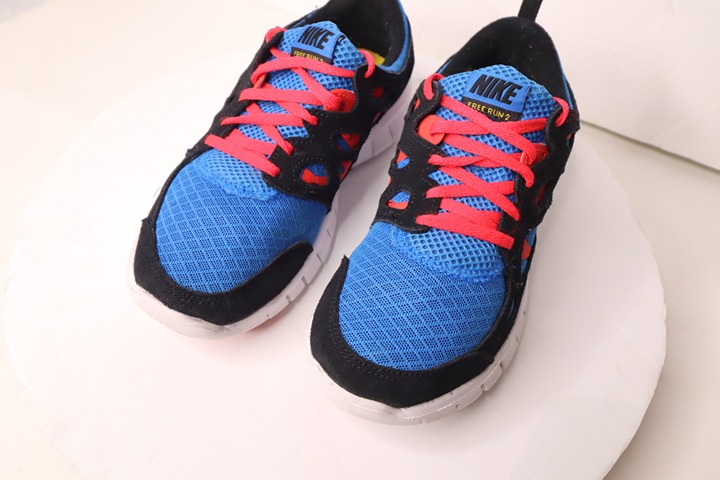 Nike Free Run 2 DX1788-001 size us 4.5 Y
