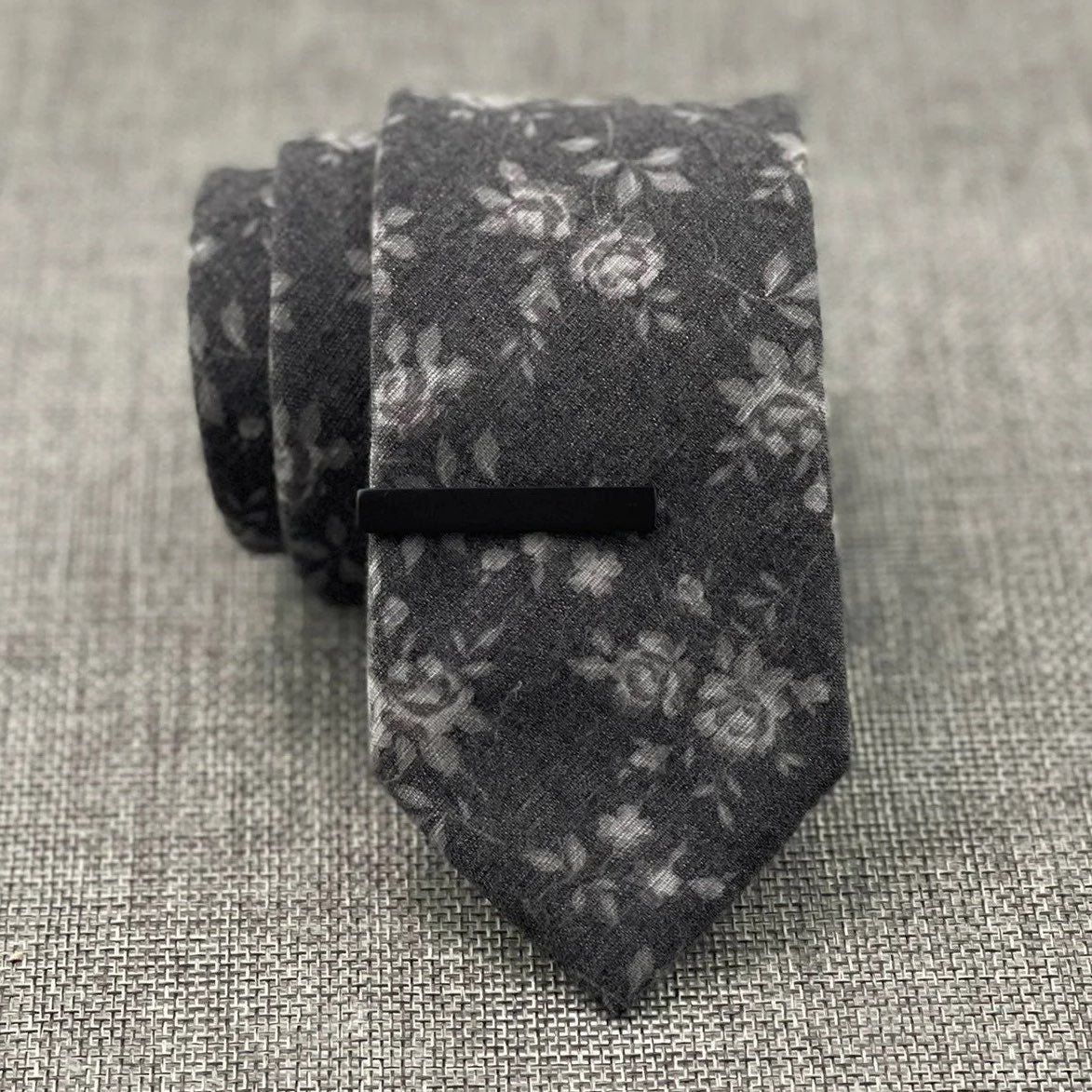 Men's Charcoal Gray Floral Necktie & Tie Bar Clip Set