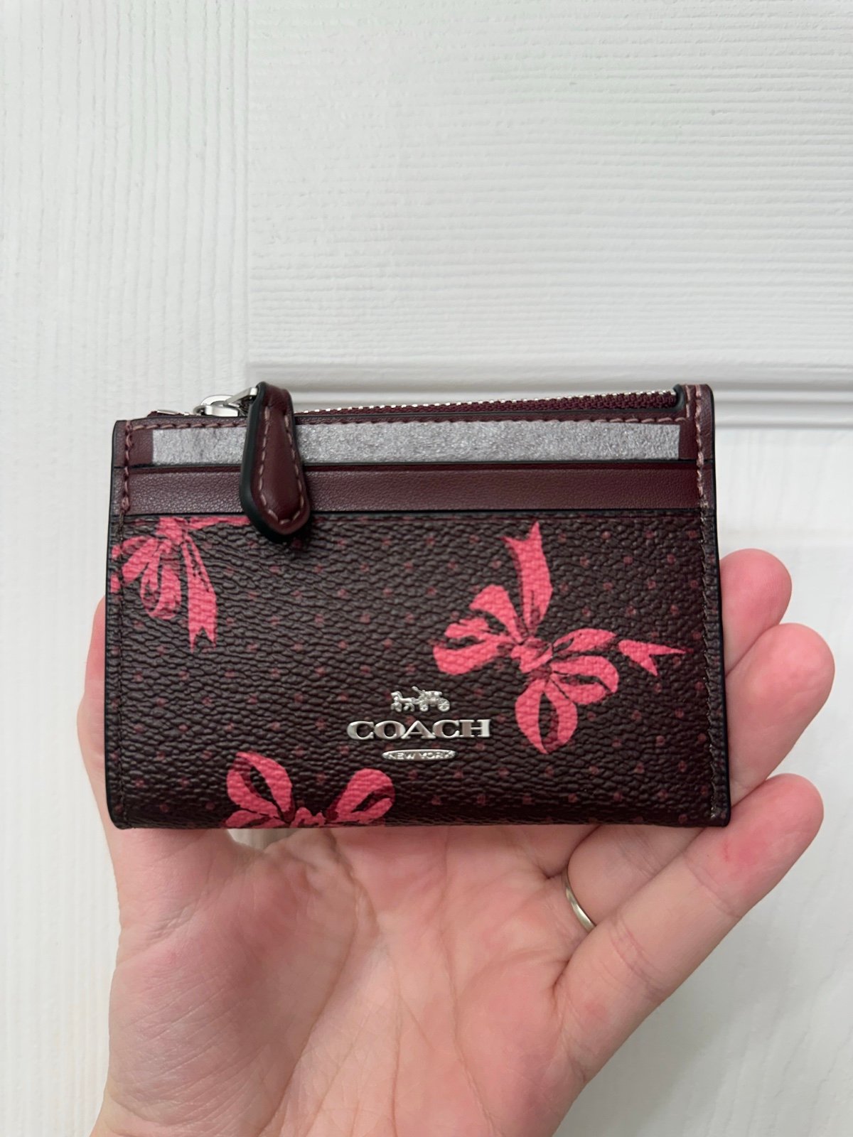 NEW Coach Mini Skinny Id Case Bow Print Tan Pink Dots Multi CZ460