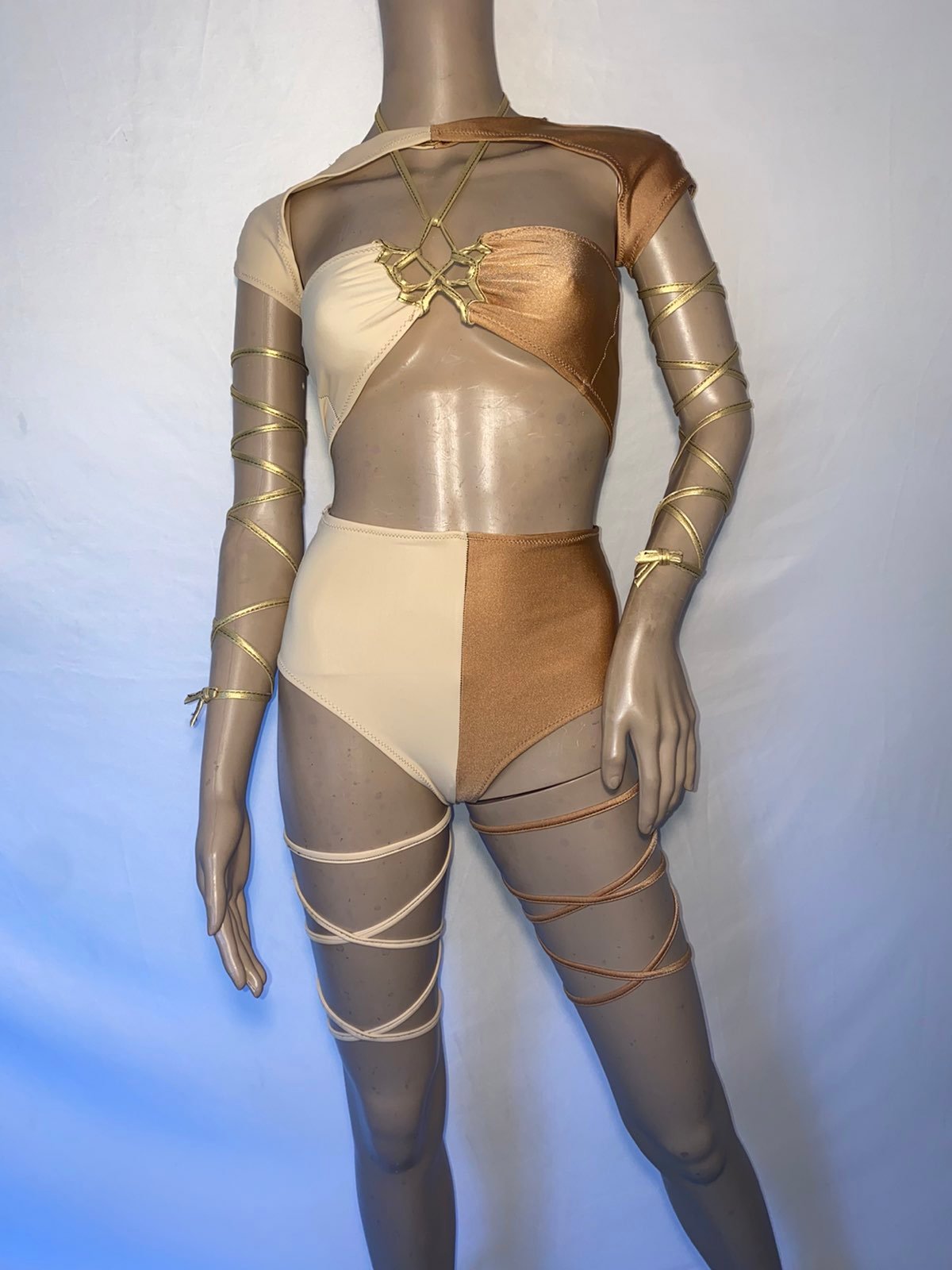 Asymmetrical rave set