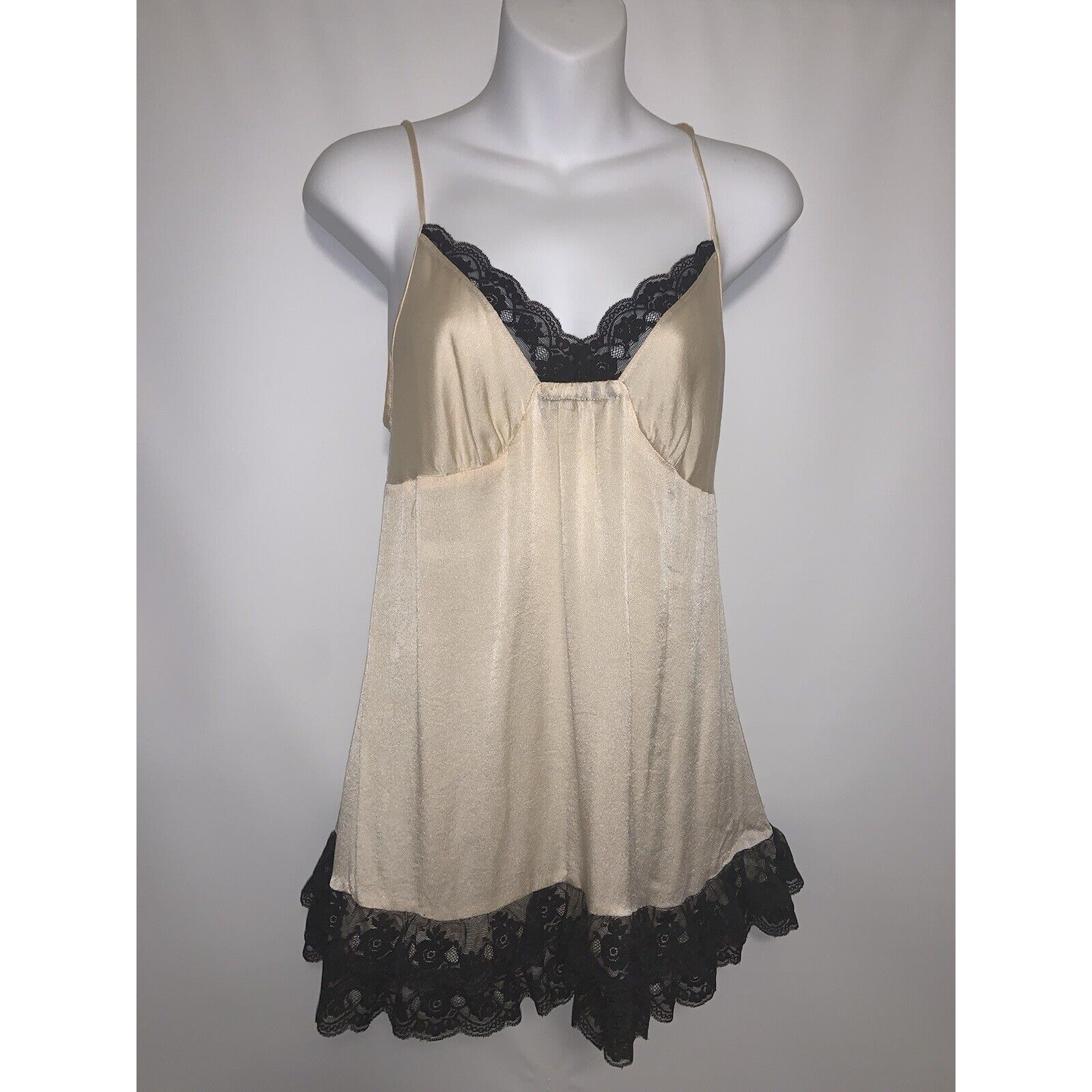Victoria’s Secret Y2K Coquette Ivory & Black Silk & Lace Cami Size Small Fairy