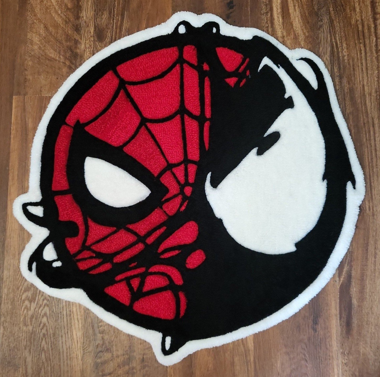 Spider-Man and Venom Custom Tufted Rug (Marvel) (Approx. 2 1/2 ft by 2 1/2 ft)