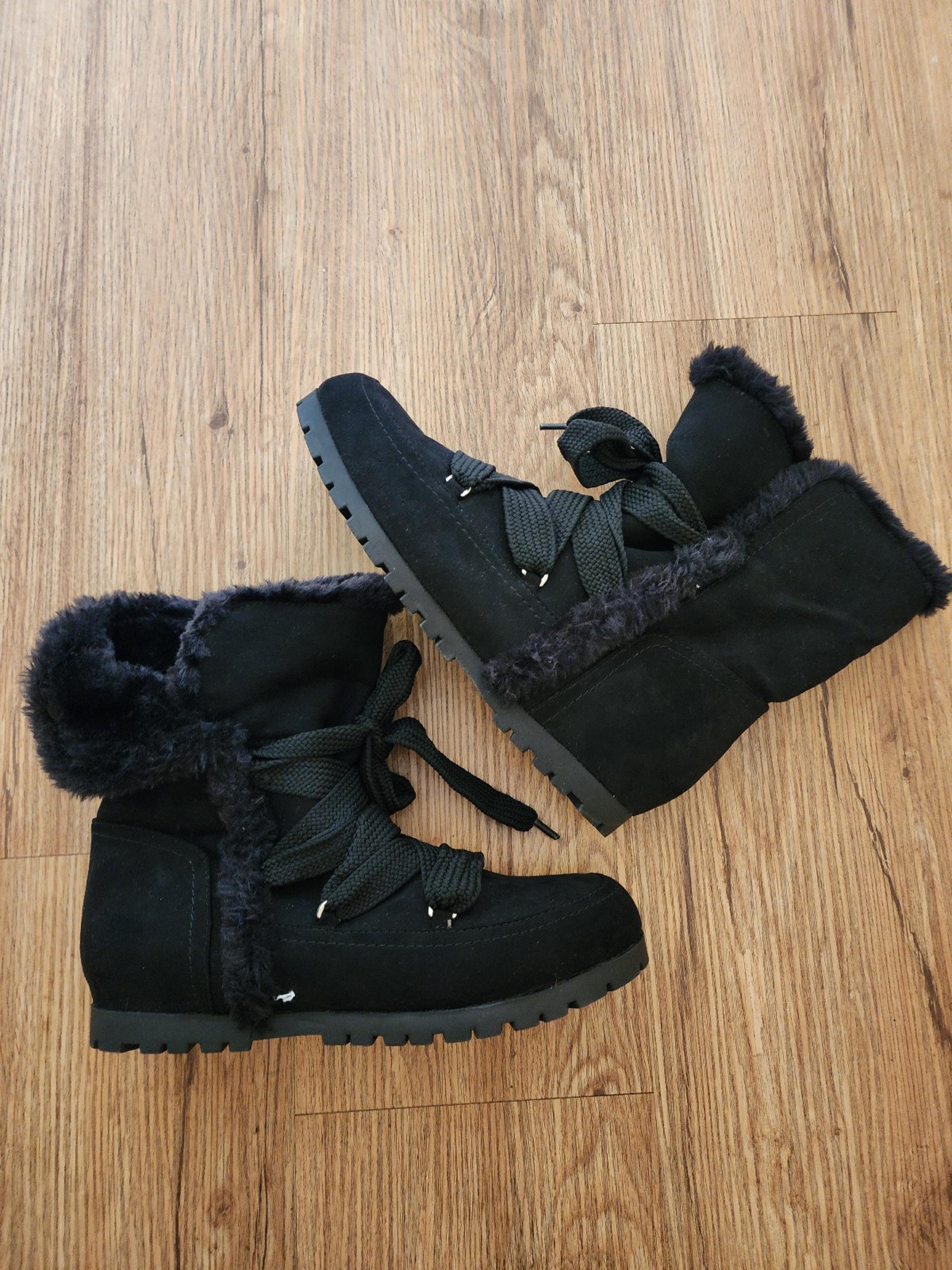 Size 9.5 Women's Indigo Rd Fur Line Winter Boots