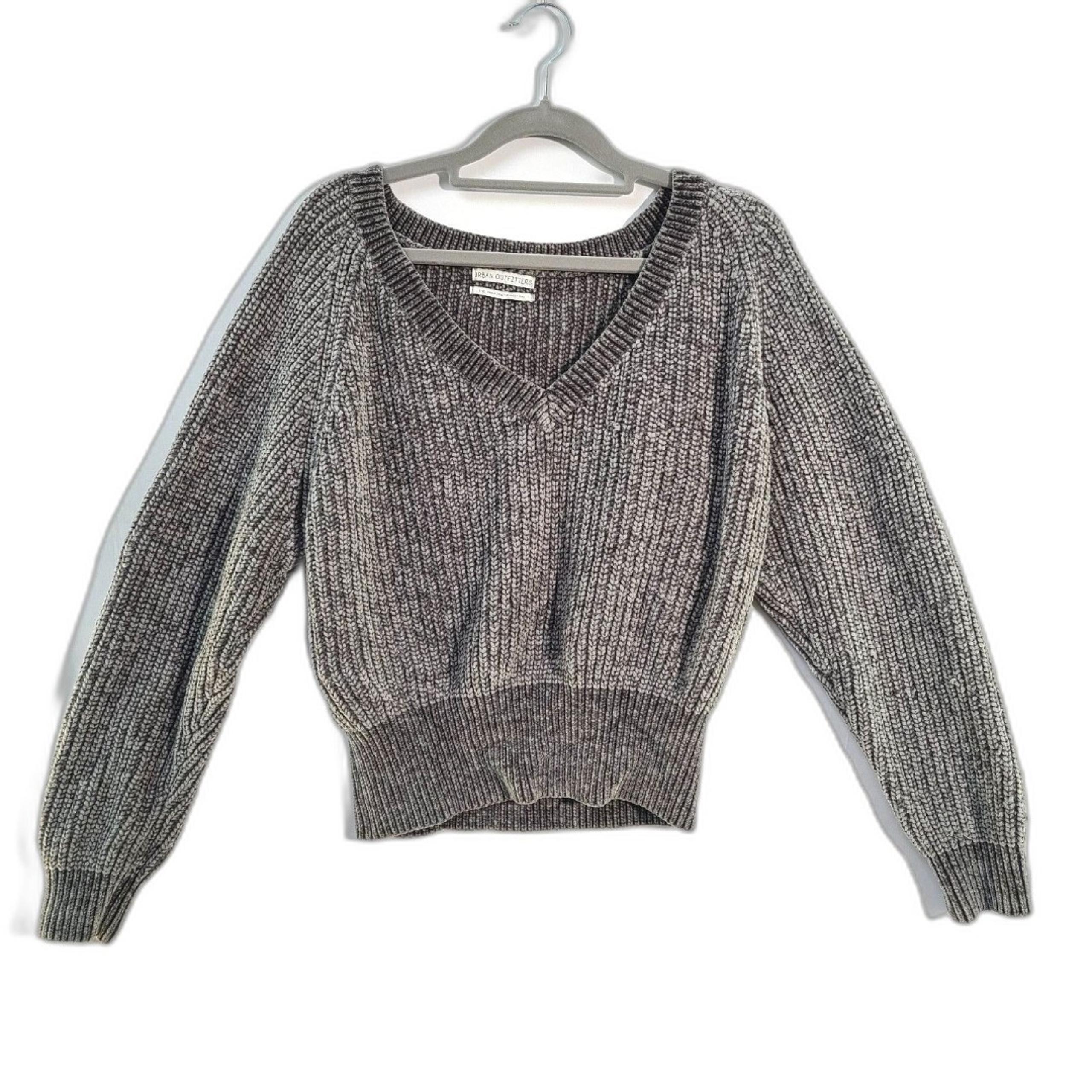 Urban Outfitters Super Cozy Knit V Neck Soft Crop Long Sleeve Sweater Large