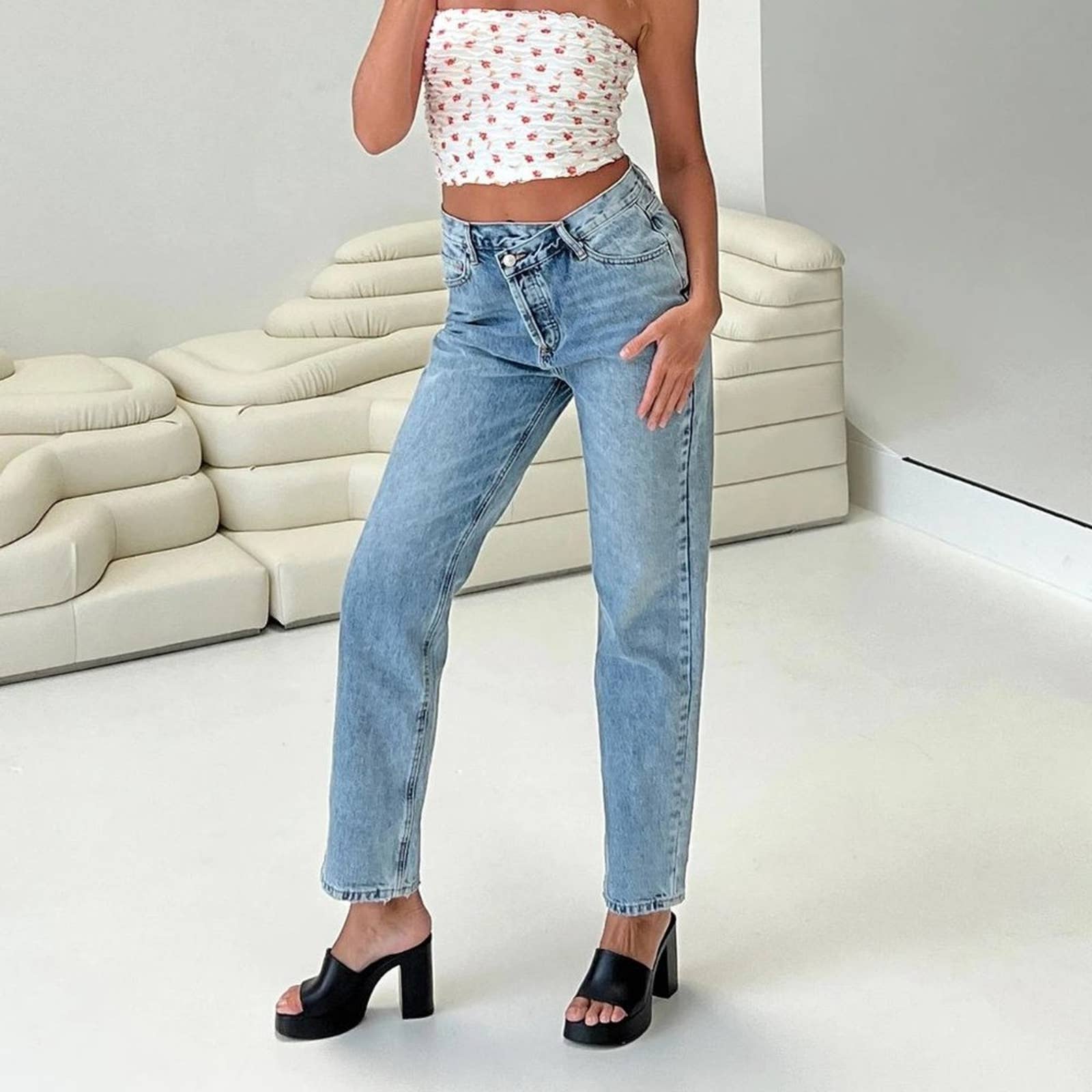 NWT Princess Polly Holly Asymmetric Straight Leg Jeans 6