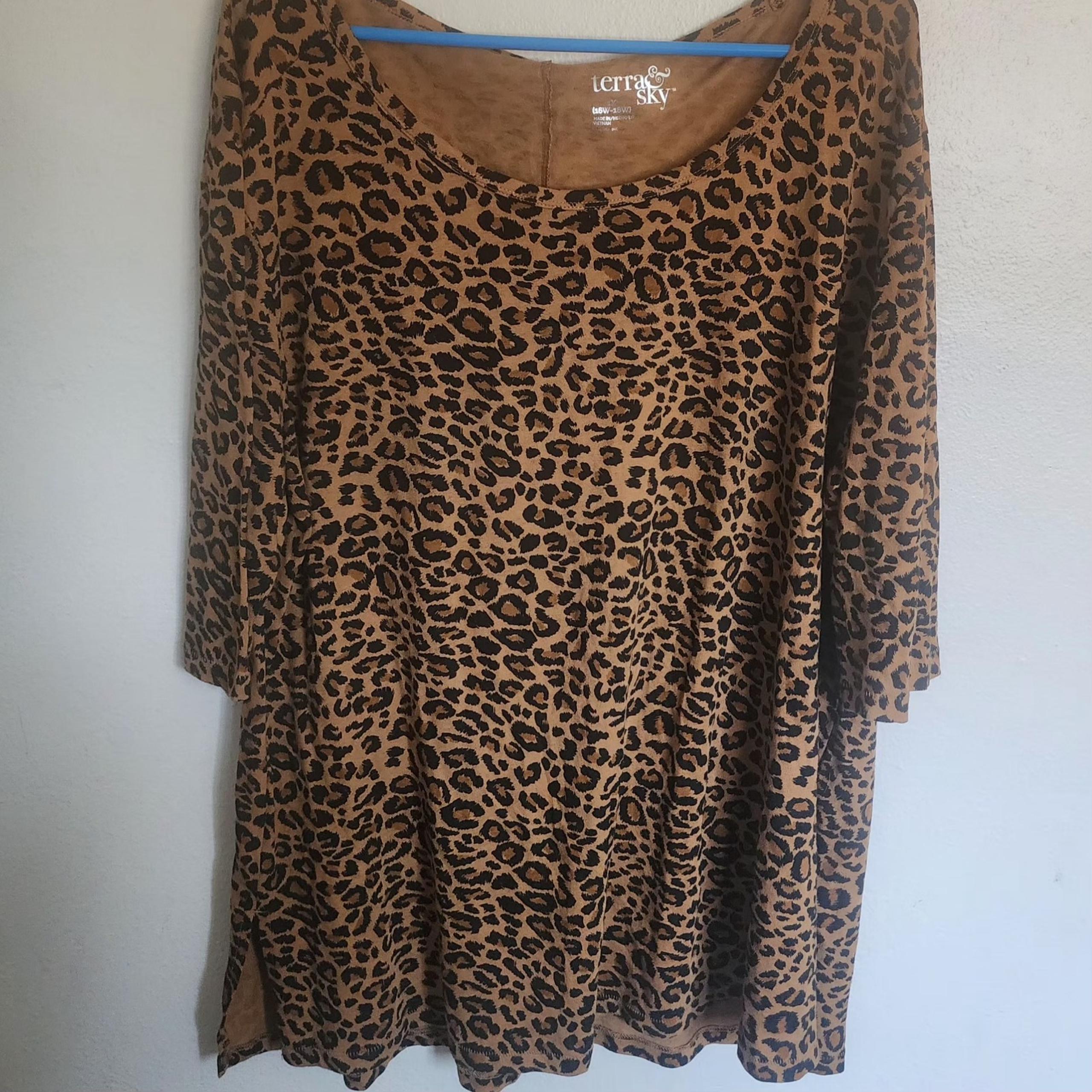 Terra & Sky 1x animal print shirt