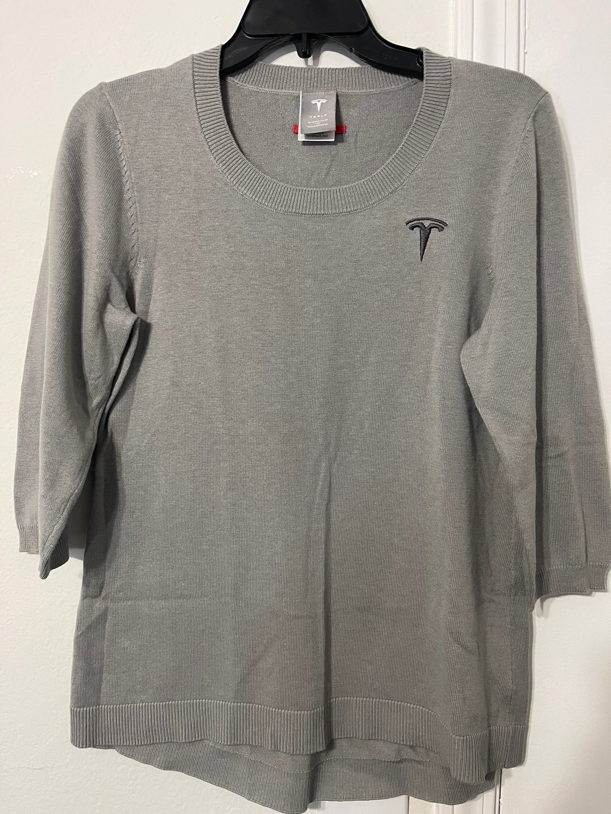 Tesla Women's 3/4 Sleeve crew neck Sweater Size Medium Gray Official Gear