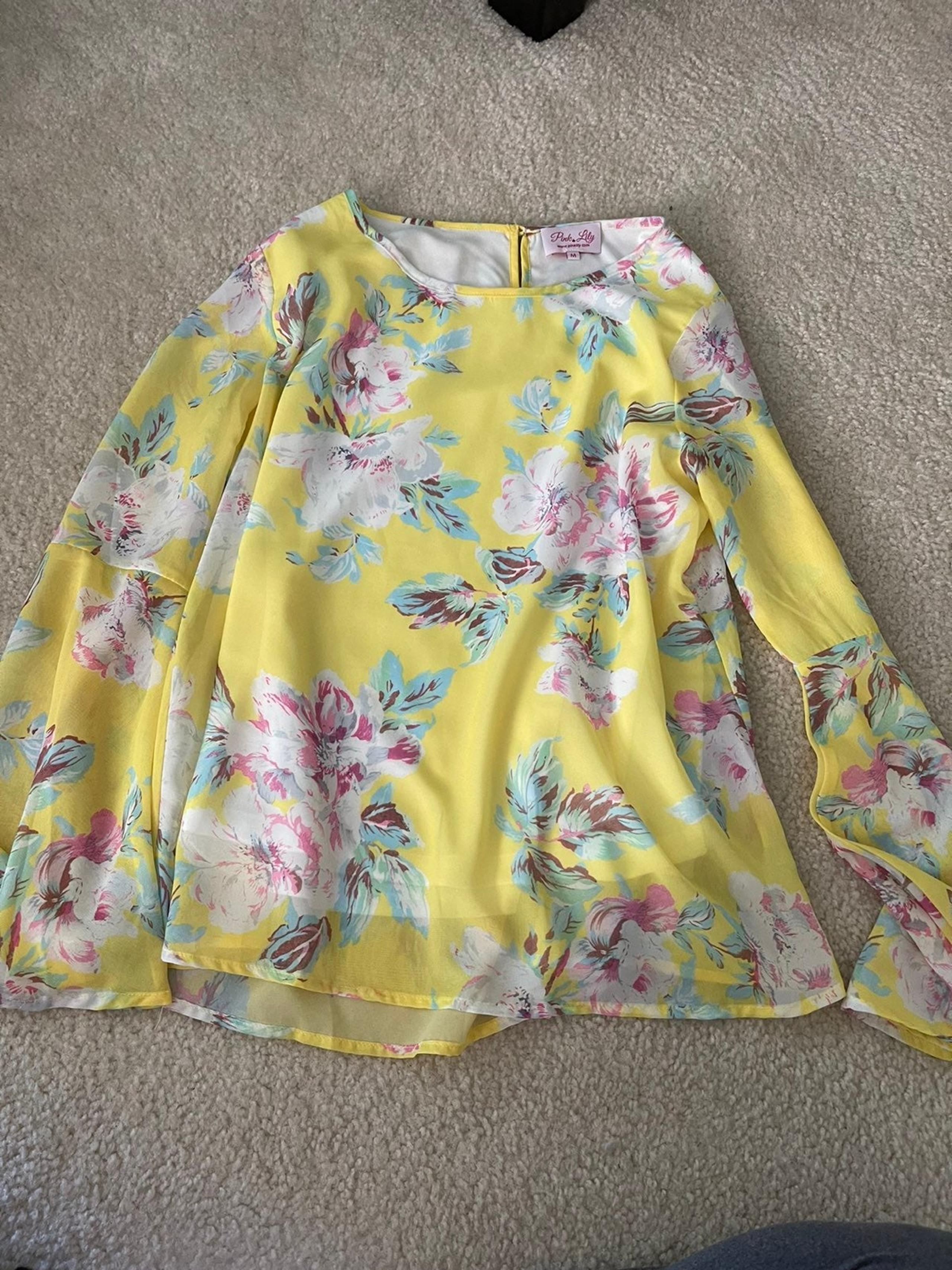 Bnwot Pink Lily Floral Blouse M