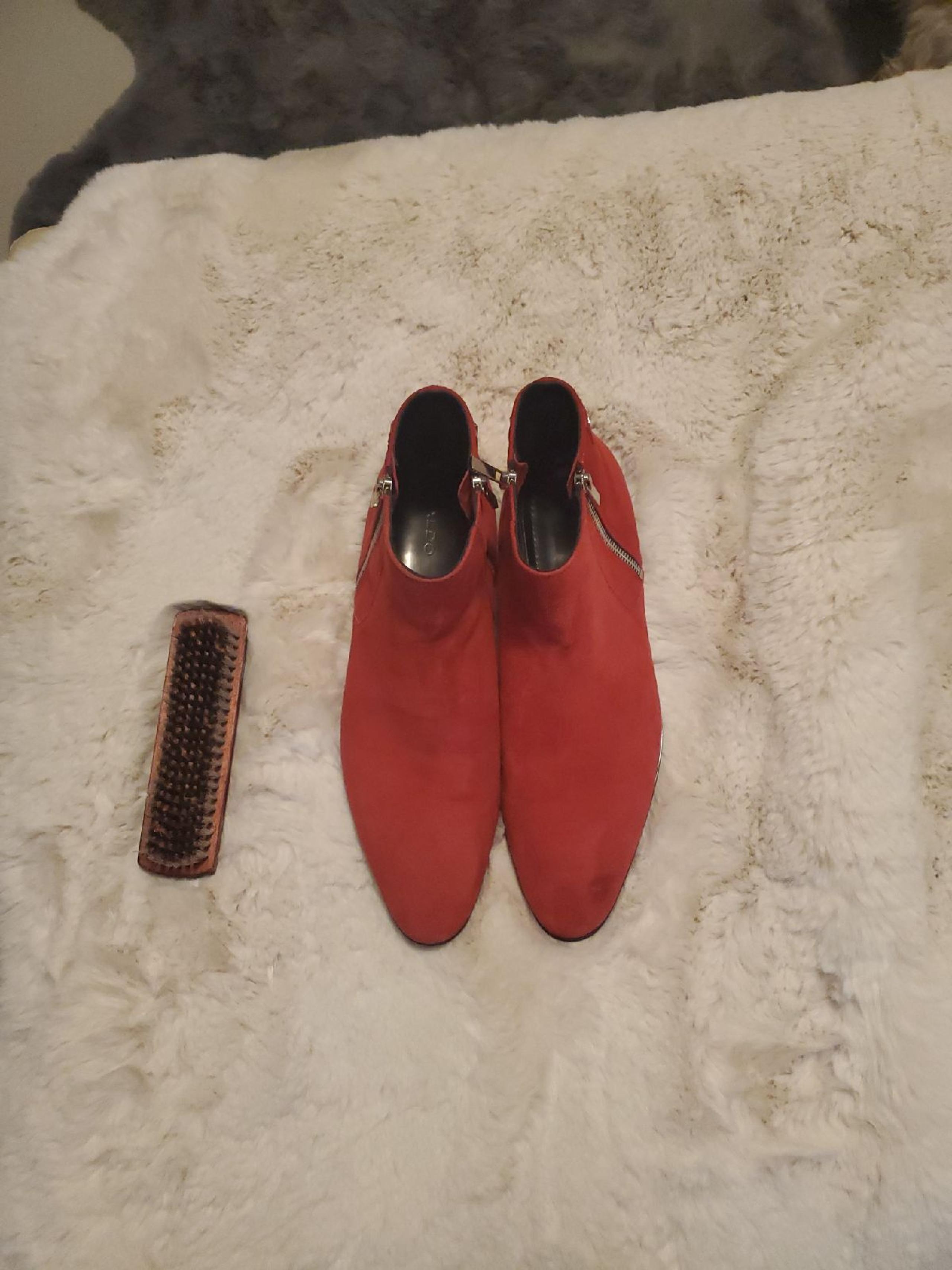 Red star studded aldo chelsea boot