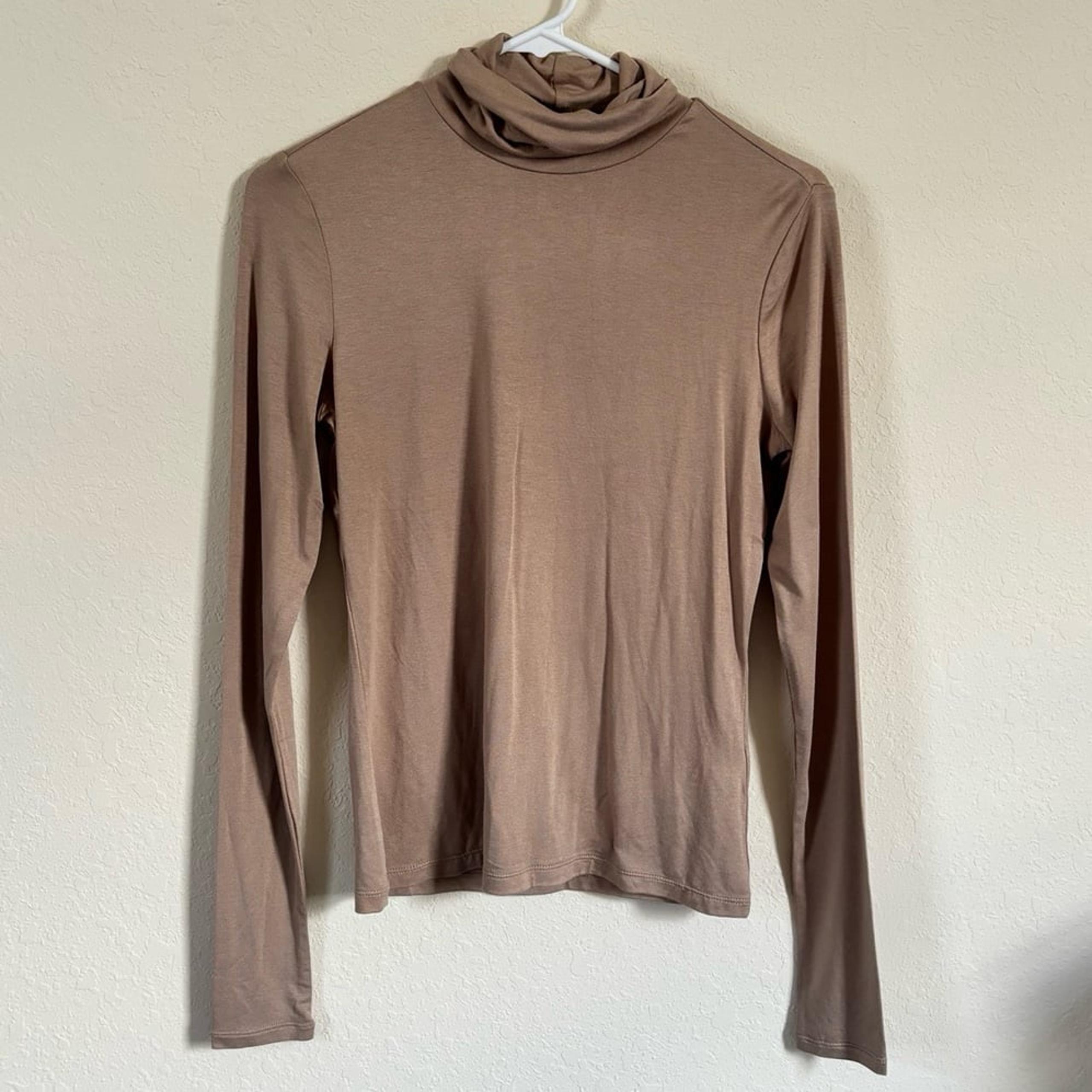 H&M Women’s Tan Long Sleeve with Turtleneck. Size XS