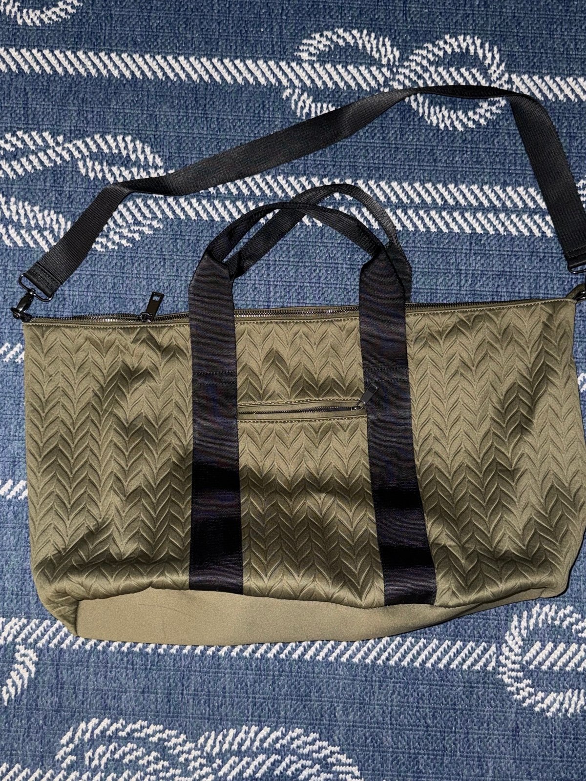 Fabletics Weekender bag