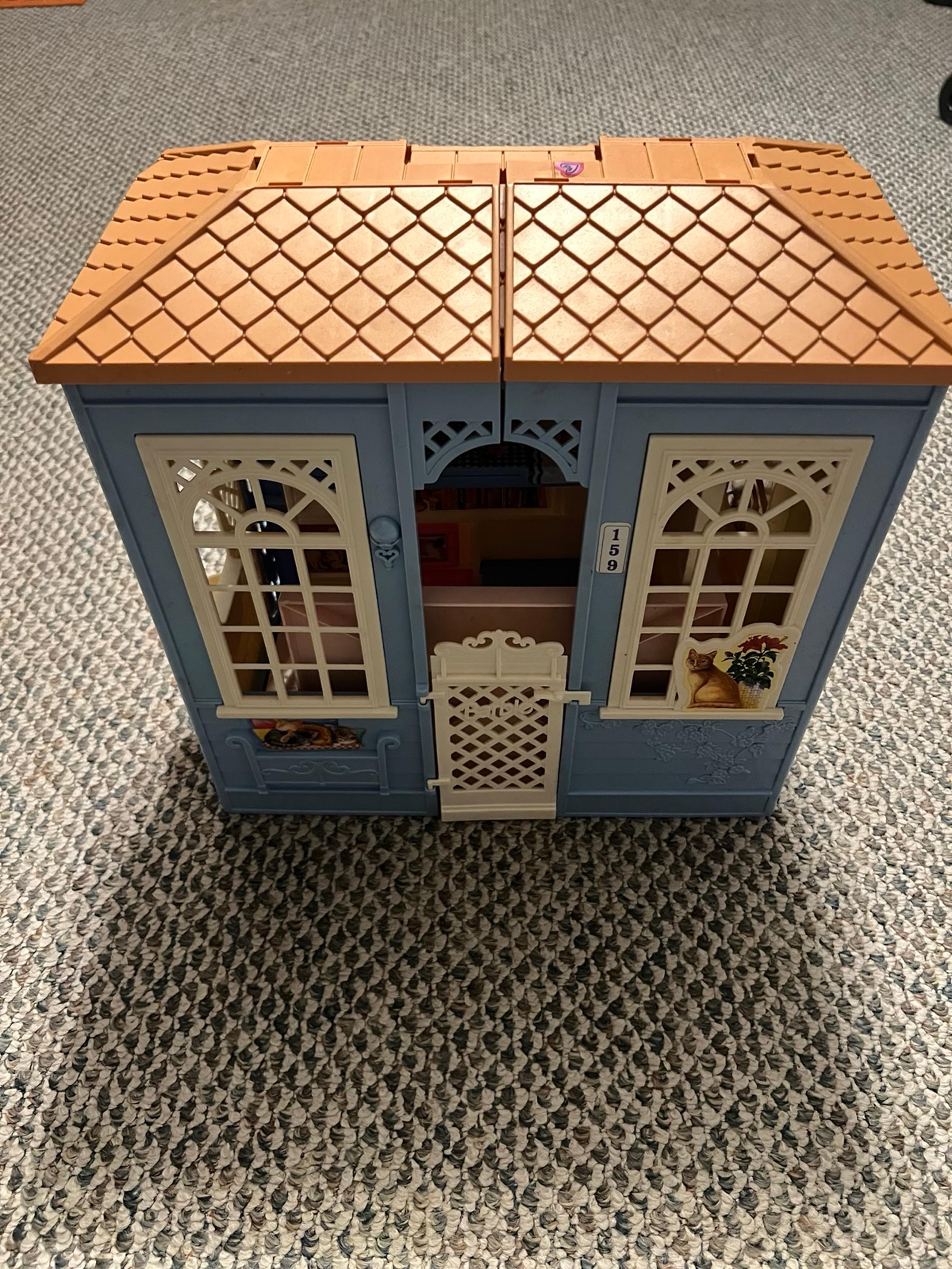 Vintage Barbie cottage