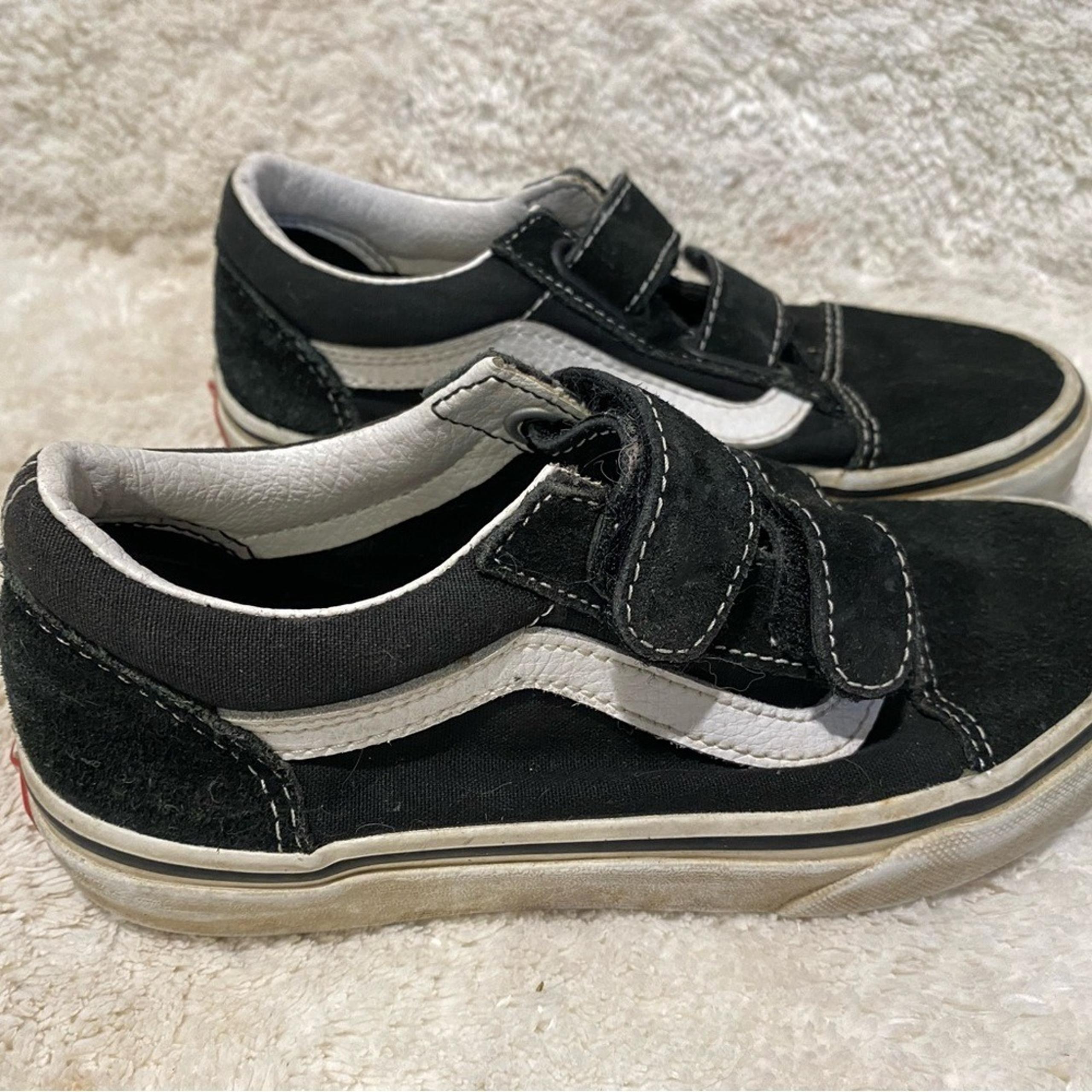 Black suede vans